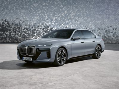 BMW 7 Series Plug-in Hybrid grey front view