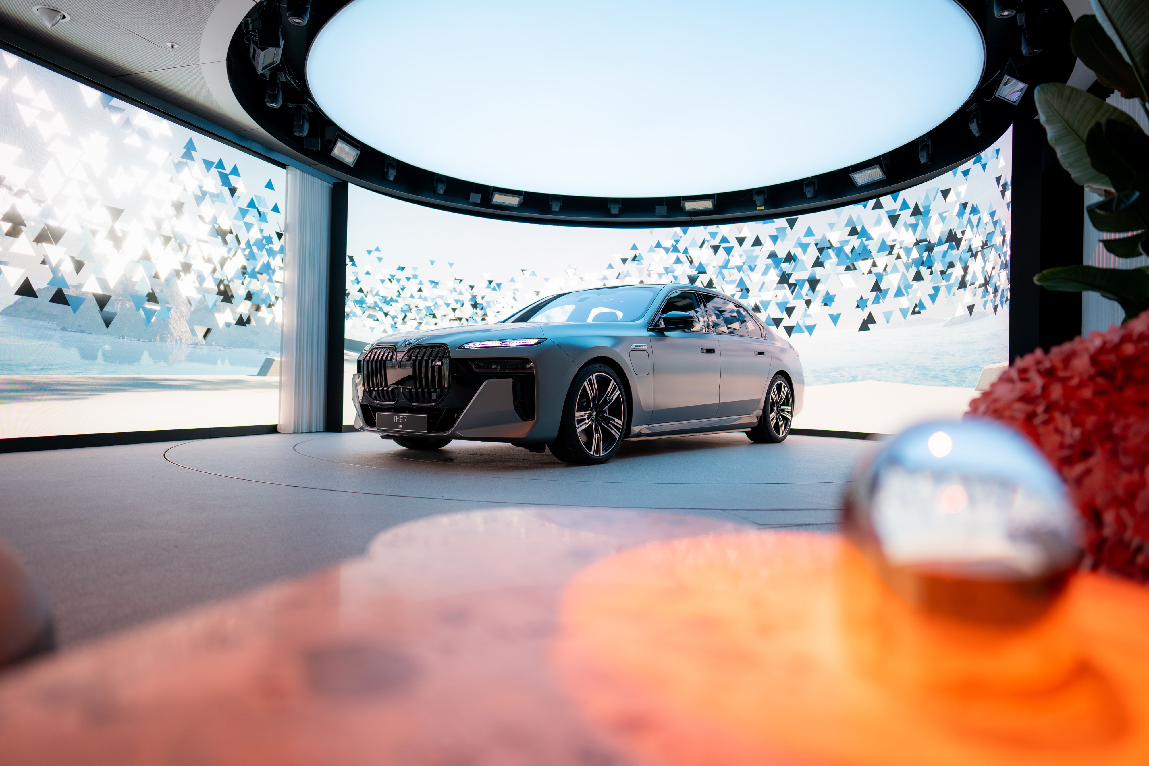 Woman arrives at BMW Welt with the Chauffeur Service