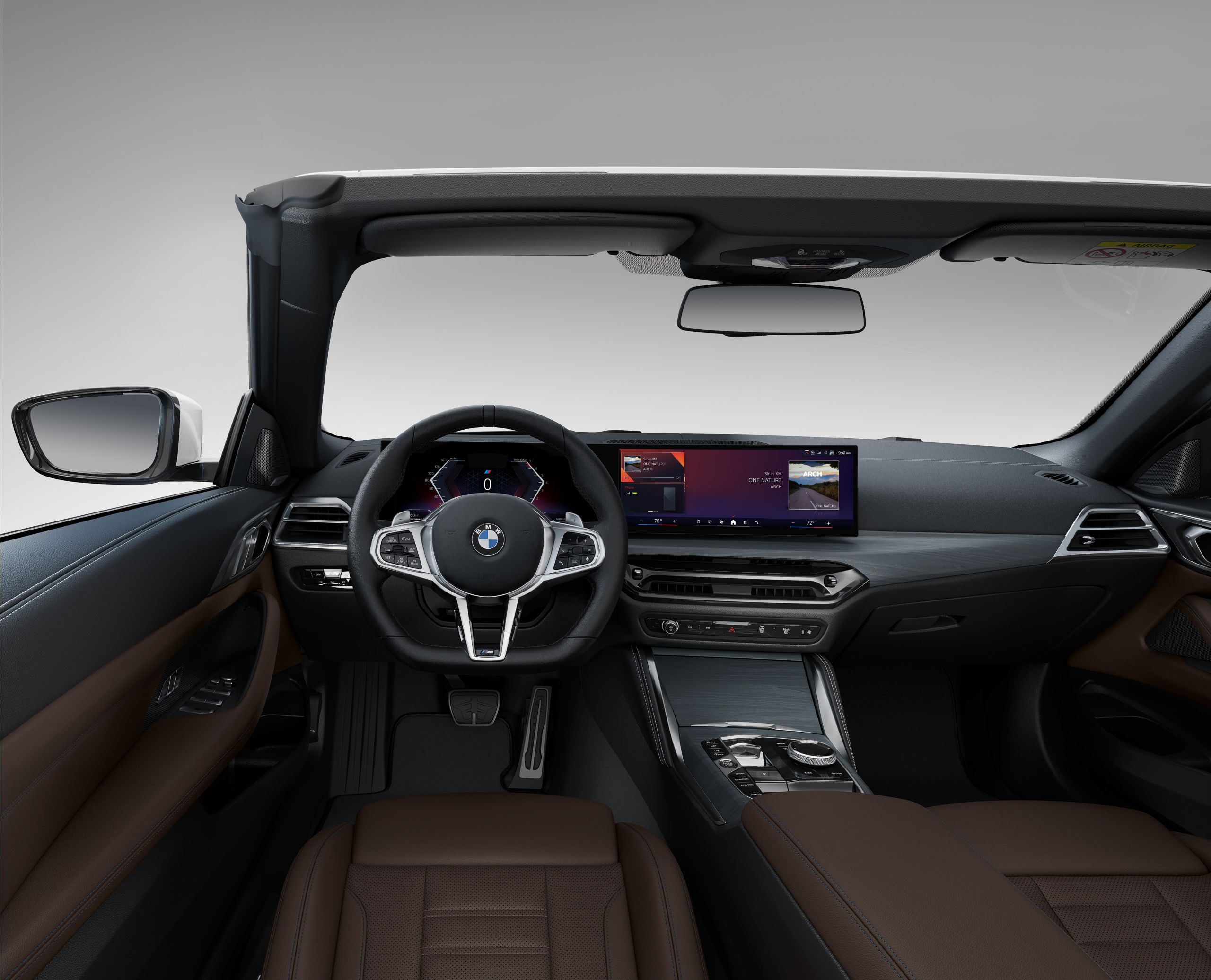 Dashboard featuring air vents on the BMW 4 Series Convertible