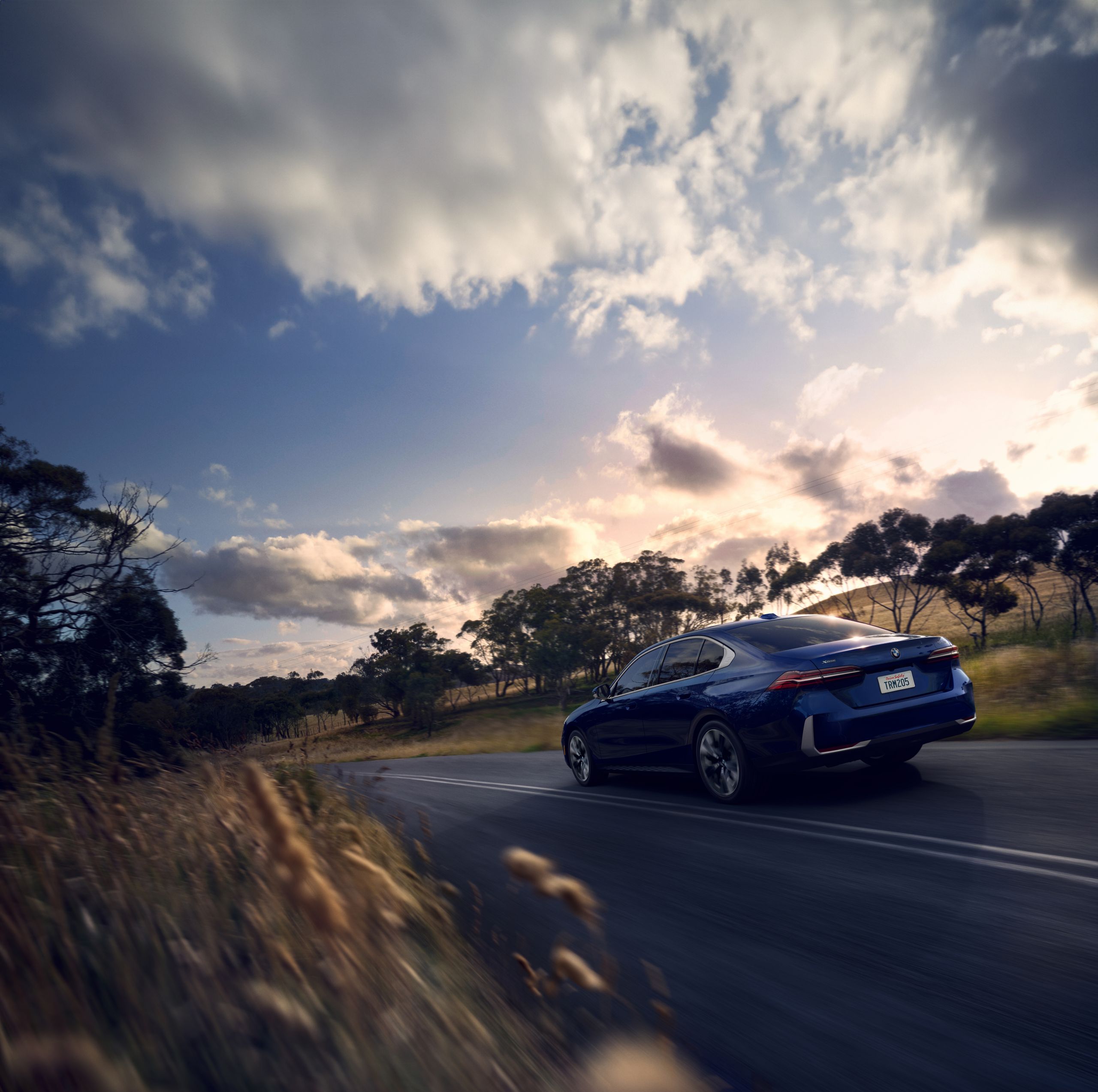 Driving dynamics BMW 5 Series Sedan G60 ICE