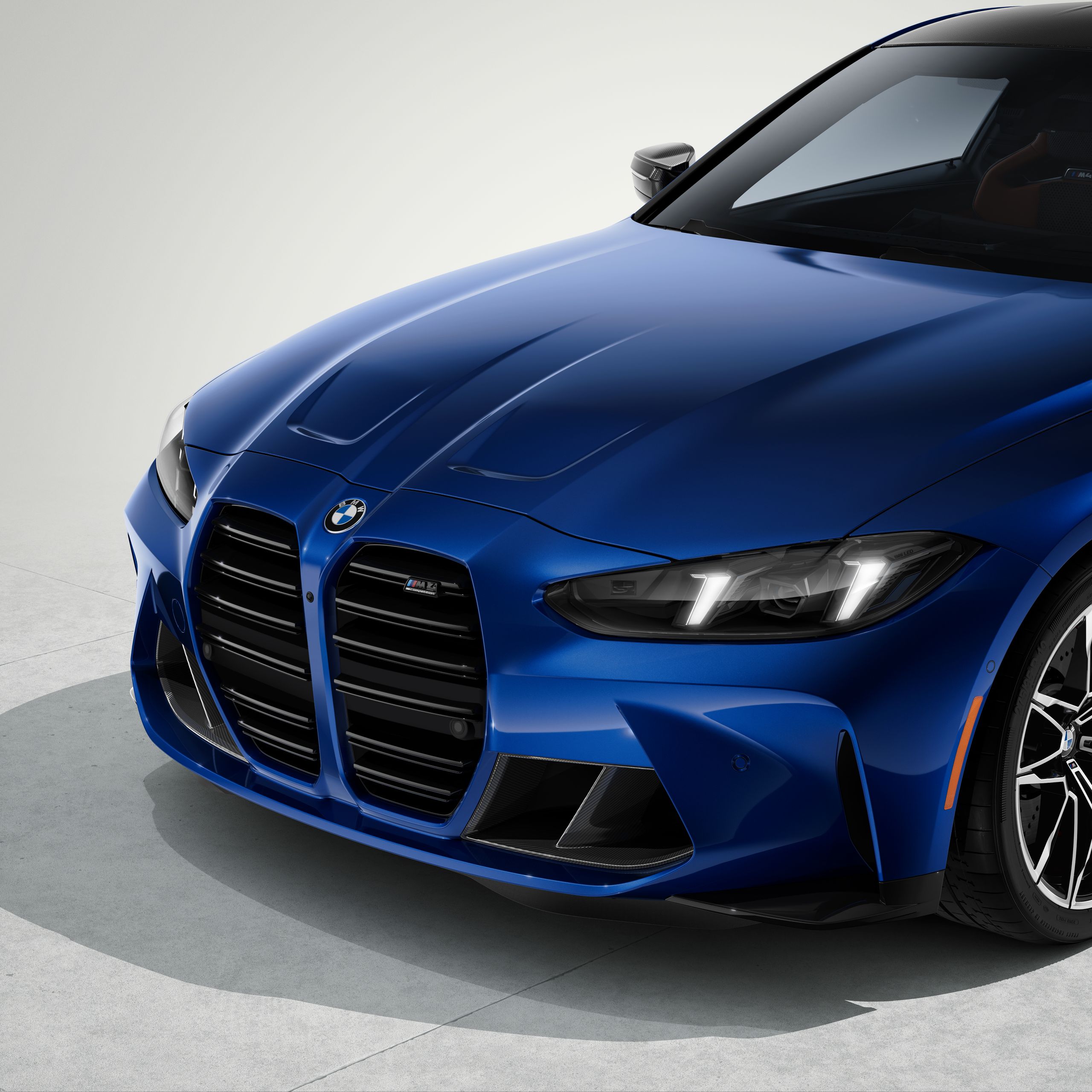 Adaptive LED headlights on the BMW M4 Competition Coupe
