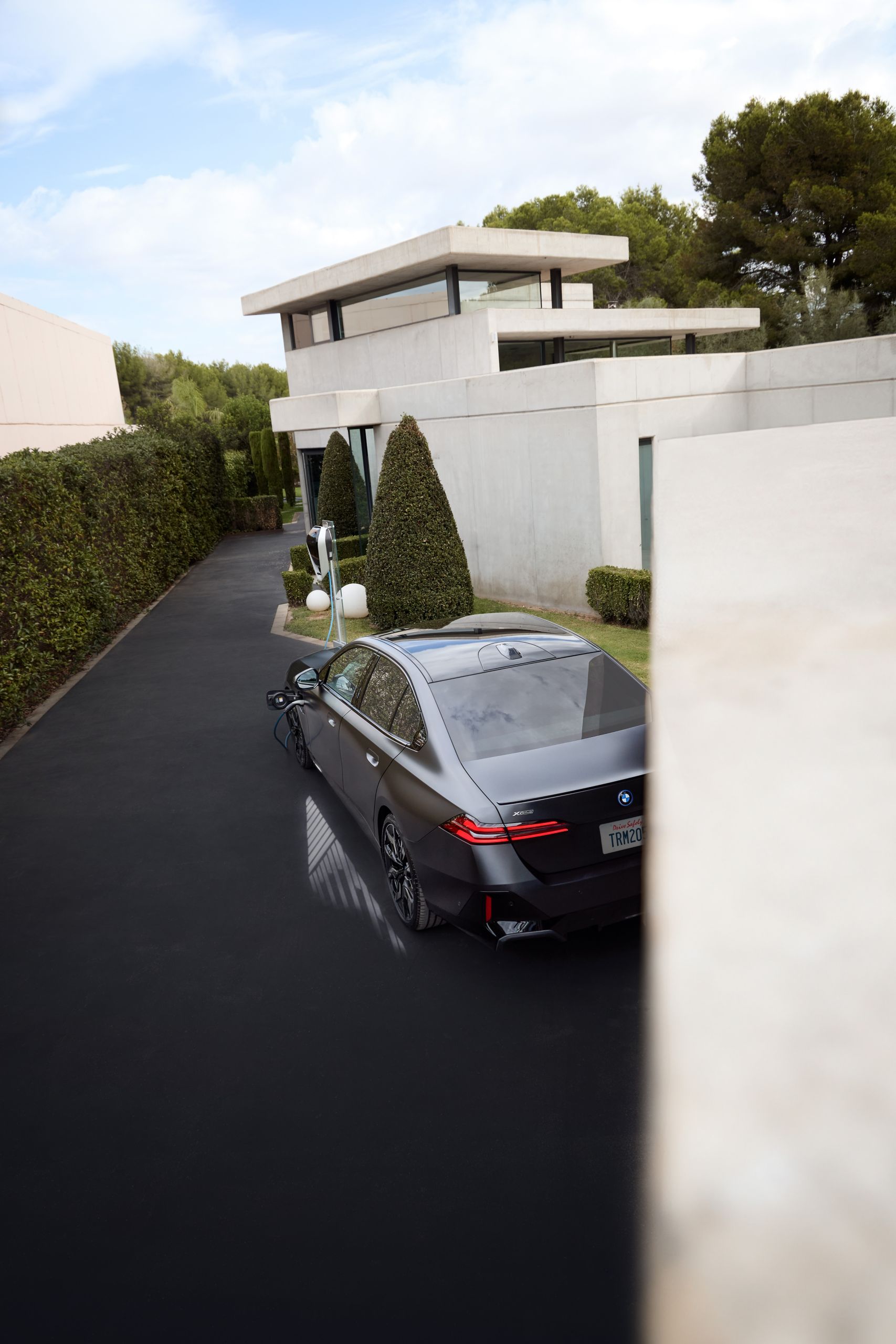 The Dynamic Light Carpet of the BMW 5 Series Sedan Plug-in Hybrid