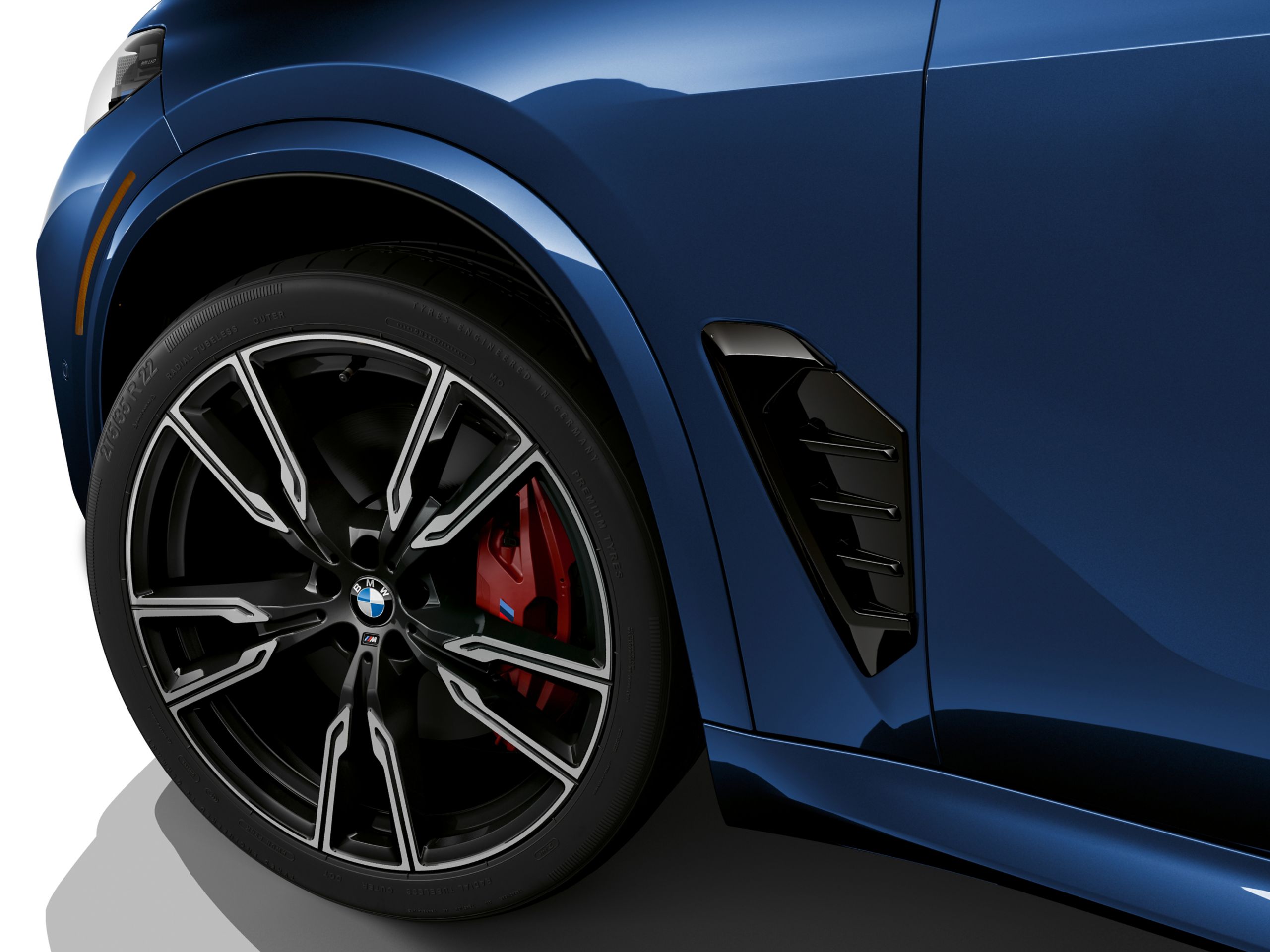 BMW X5 M60i xDrive M Sport brake, red high-gloss 