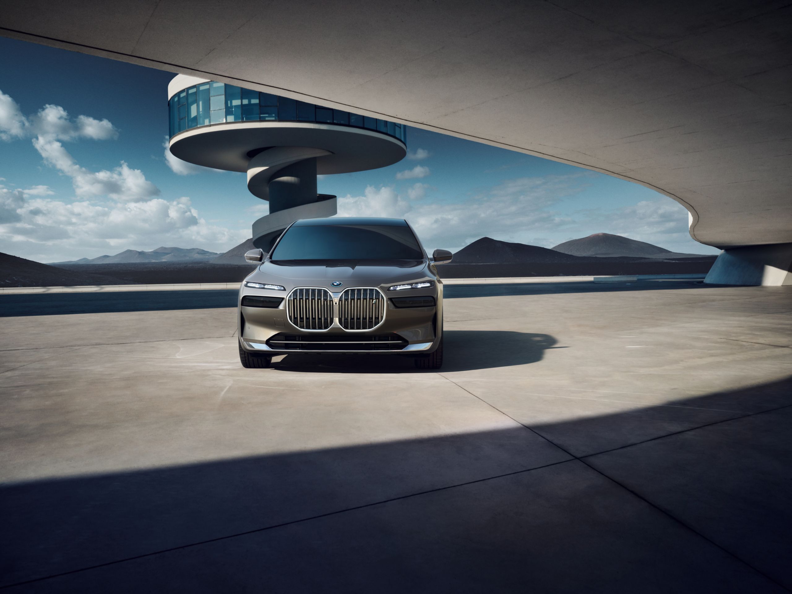 BMW i7 Sedan front design