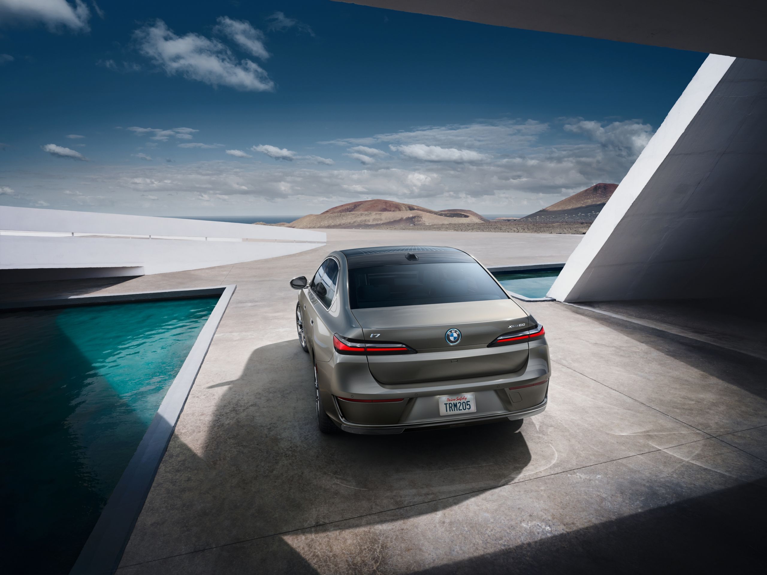 BMW i7 Sedan rear design