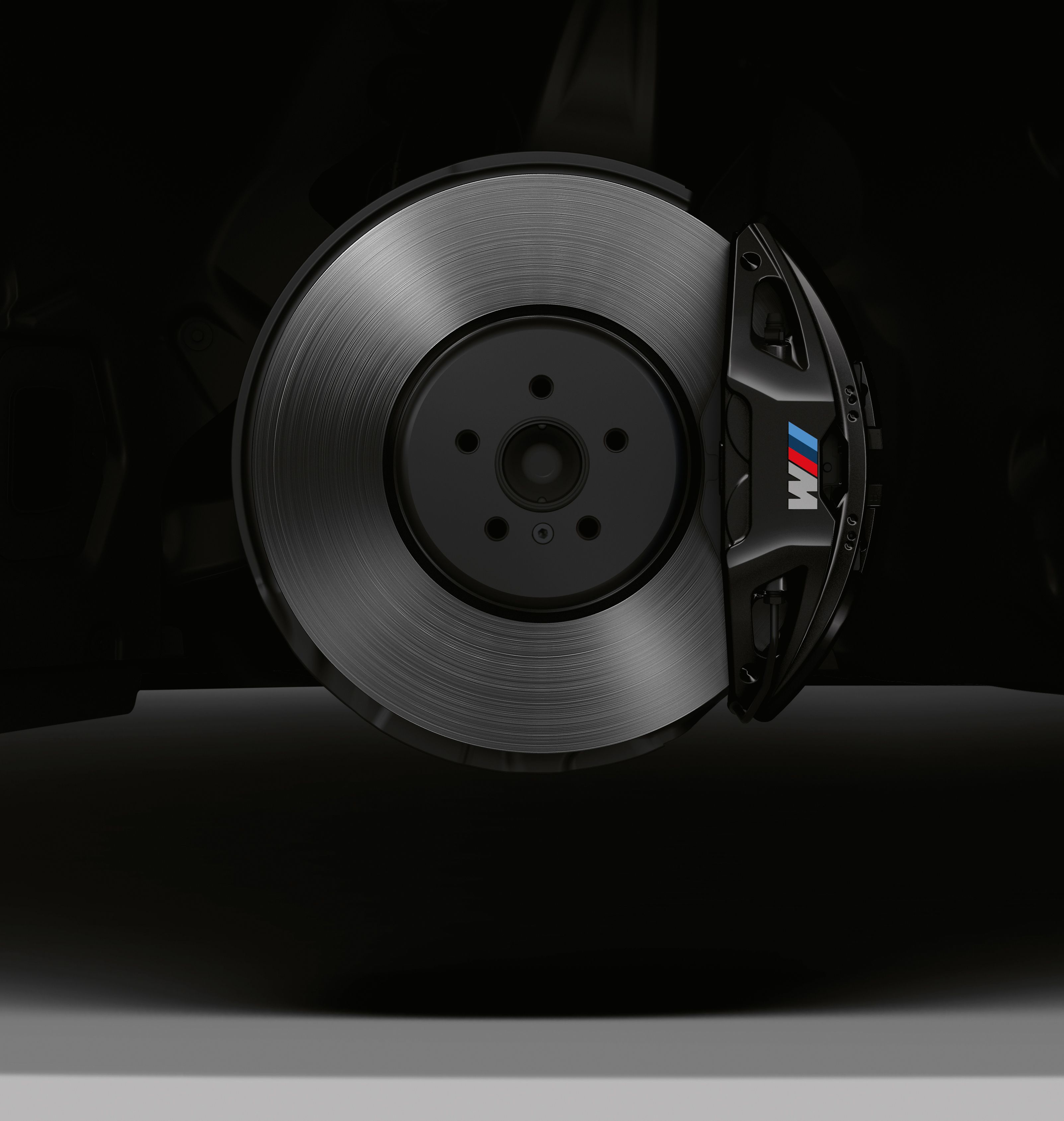 BMW i7 M70 xDrive M Sport brake, black high-gloss
