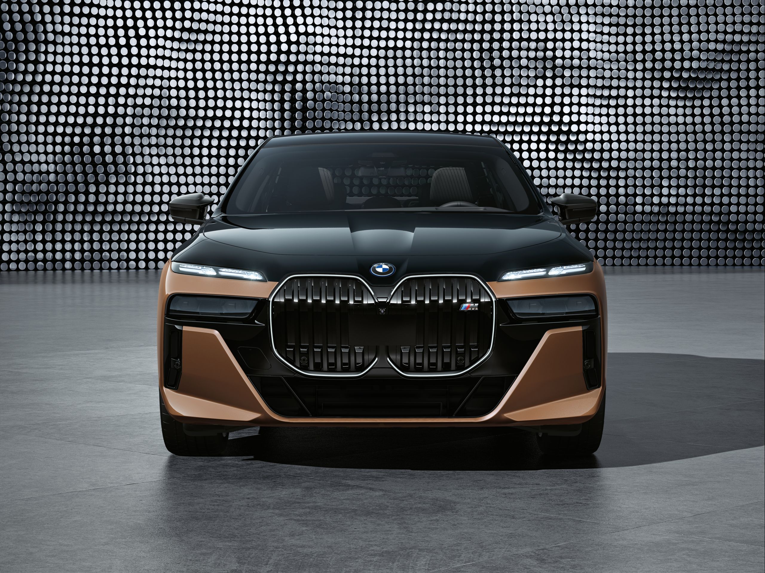 BMW i7 M70 xDrive BMW kidney grille Iconic Glow