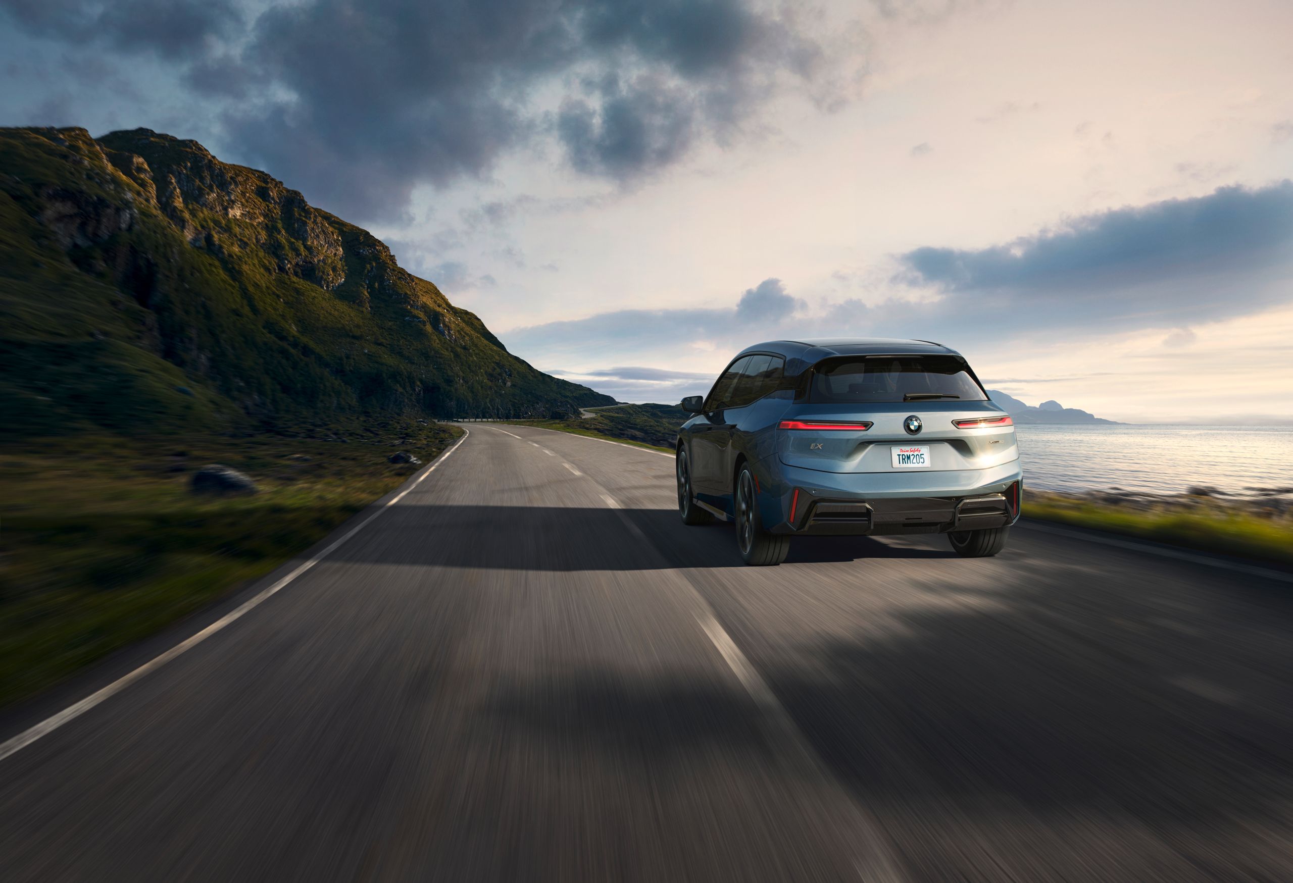 BMW iX Acceleration
