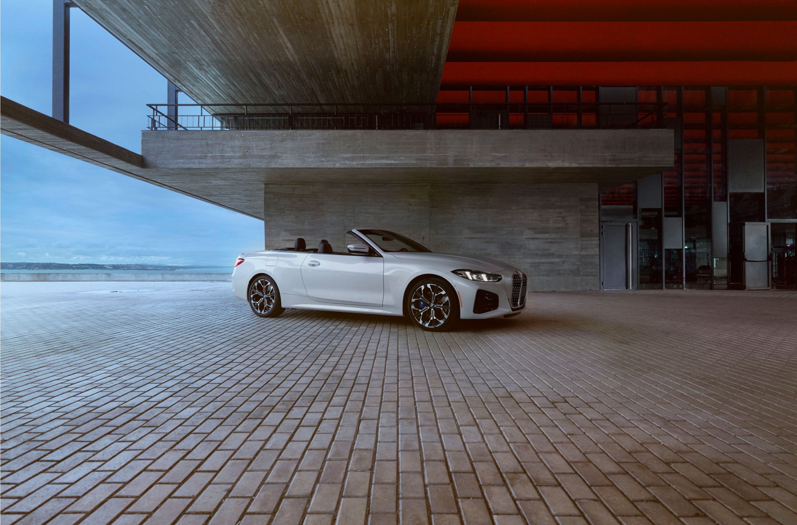 BMW 4 Series Convertible in Mineral White Metallic paint finish