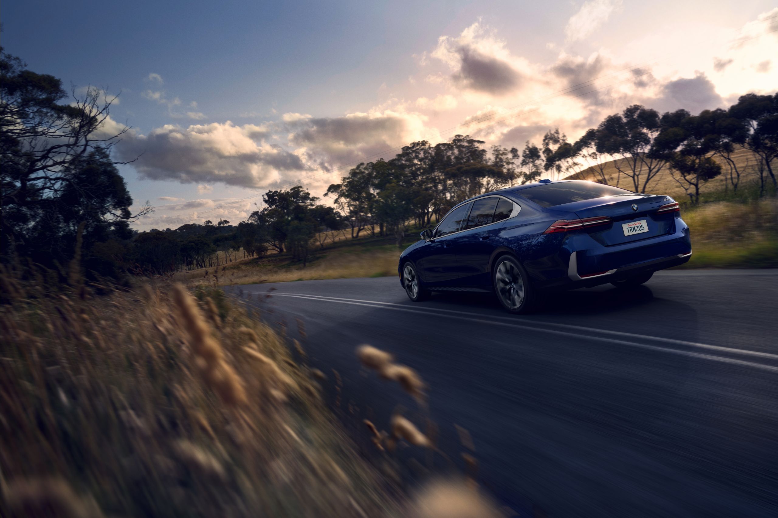 Driving dynamics BMW 5 Series Sedan G60 ICE
