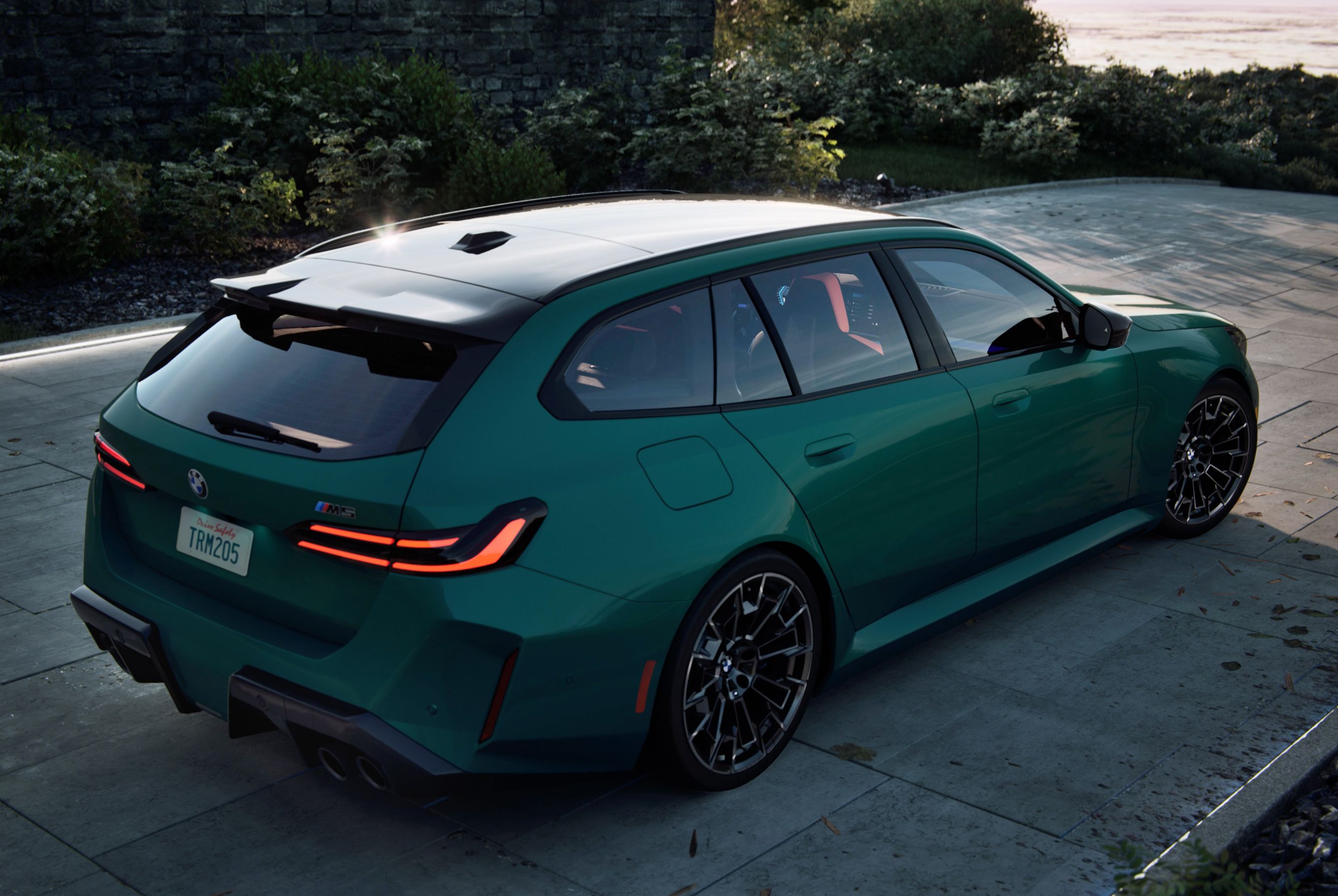 BMW M5 Touring Sky Lounge Panoramic Roof