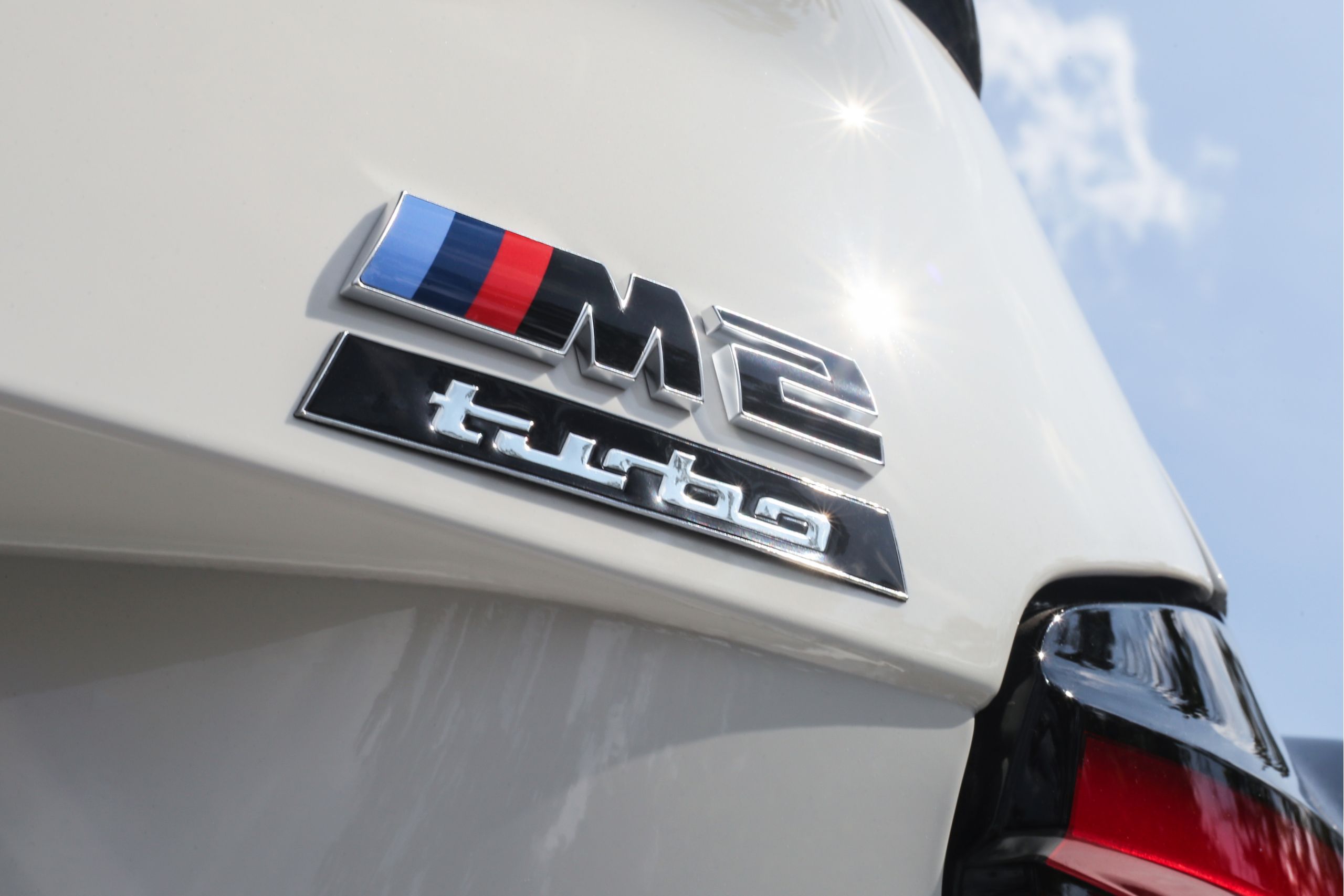 Detail of the limited-edition badge on the rear trunk of the BMW M2 Turbo Design Edition