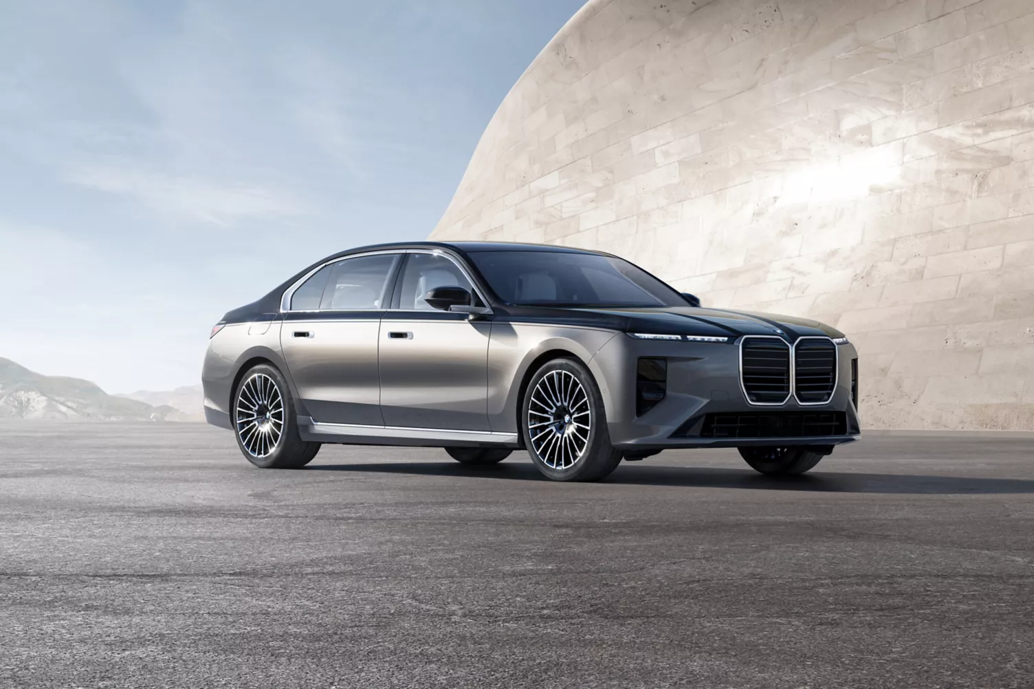 BMW 7 Series M Sport Package — exterior and interior highlights