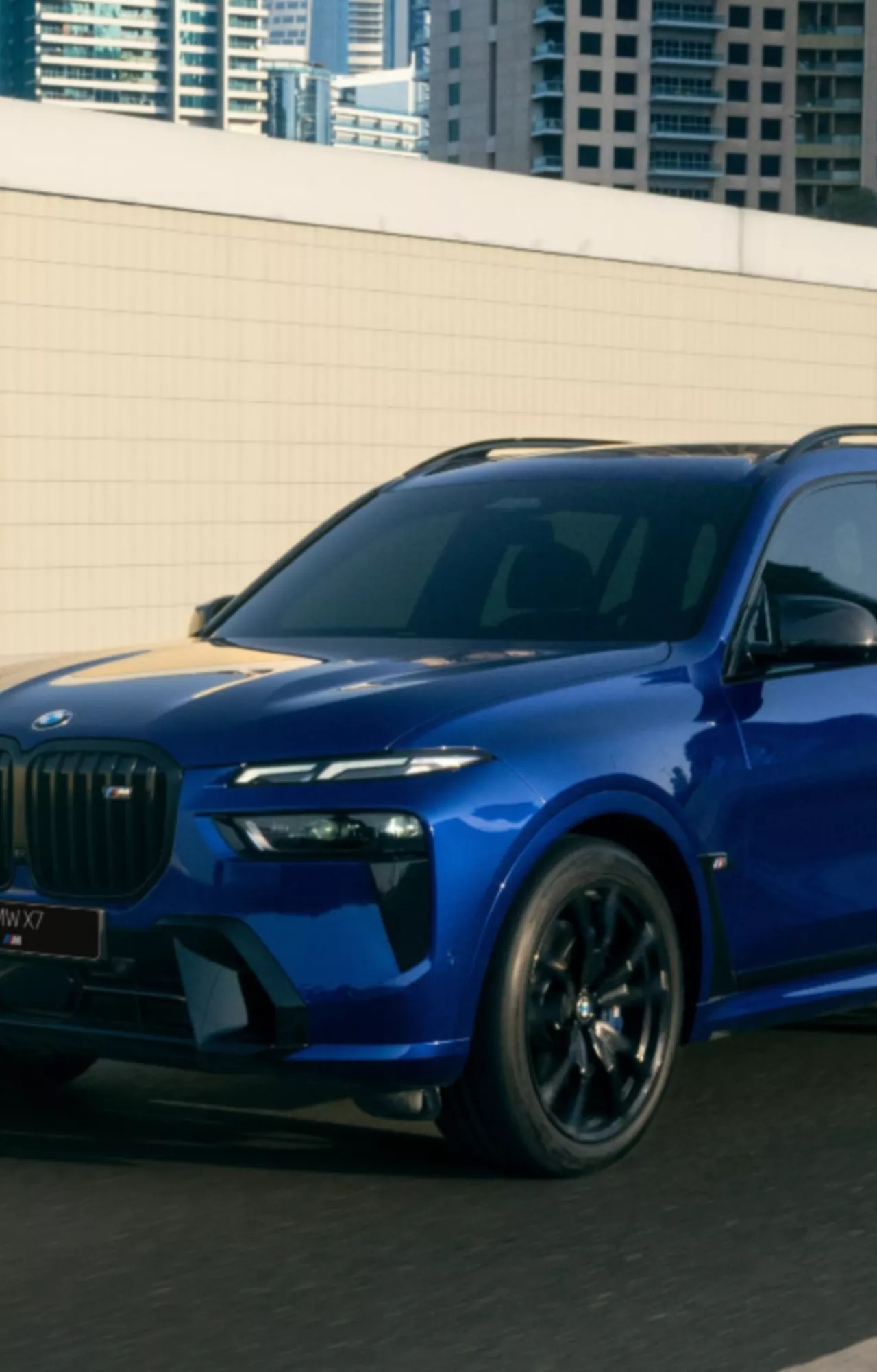 BMW X7 M60i Pasiūlymo kaina 124 579 Eur.