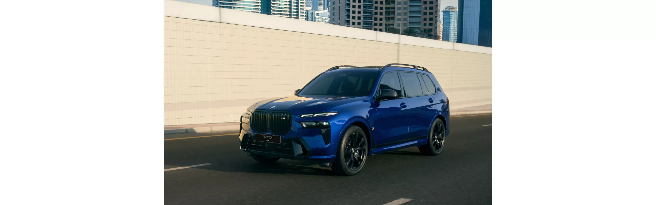 BMW X7 M60i Pasiūlymo kaina 124 579 Eur.