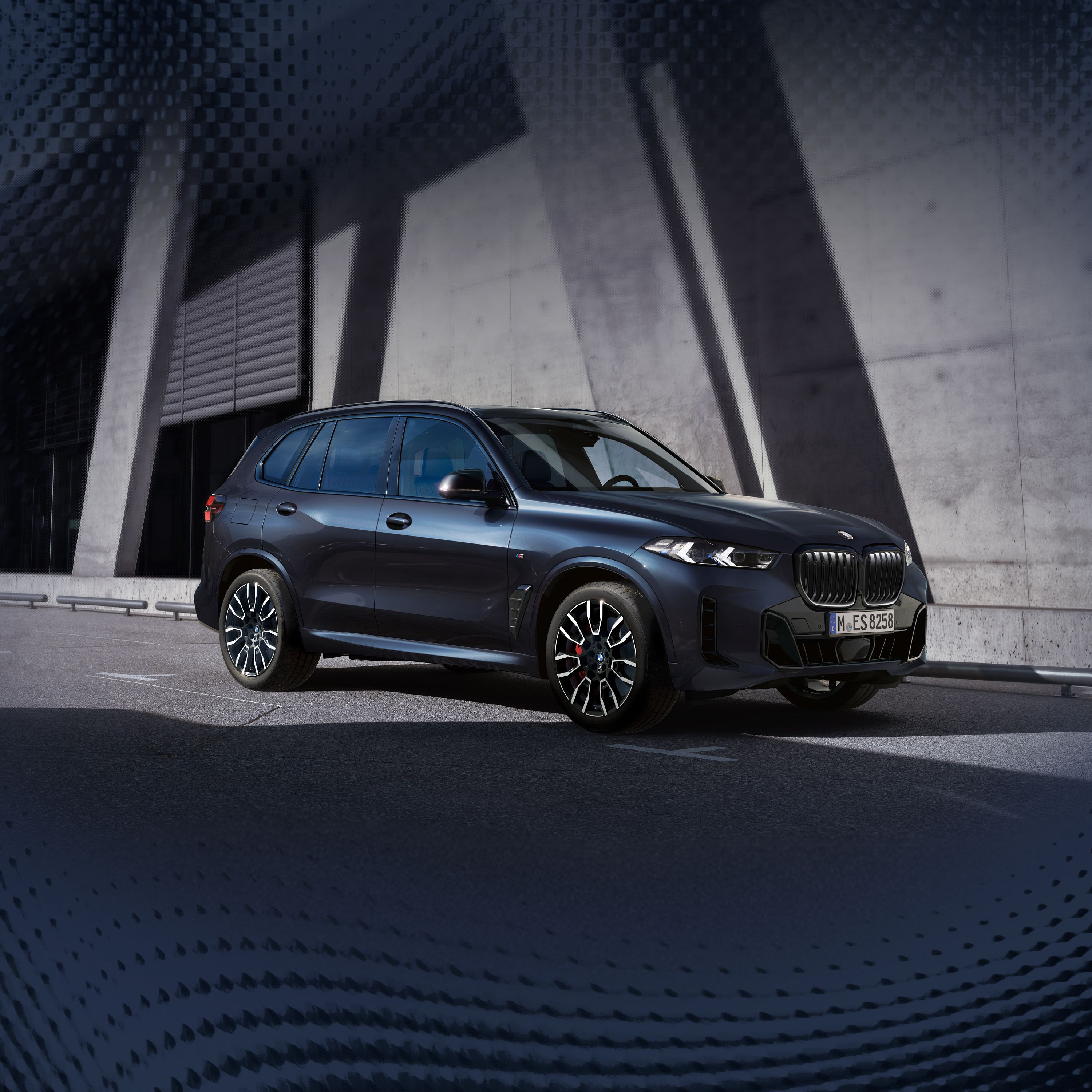 Discover the BMW X5 xDrive30d Shadow Edition with $5,000* of added value