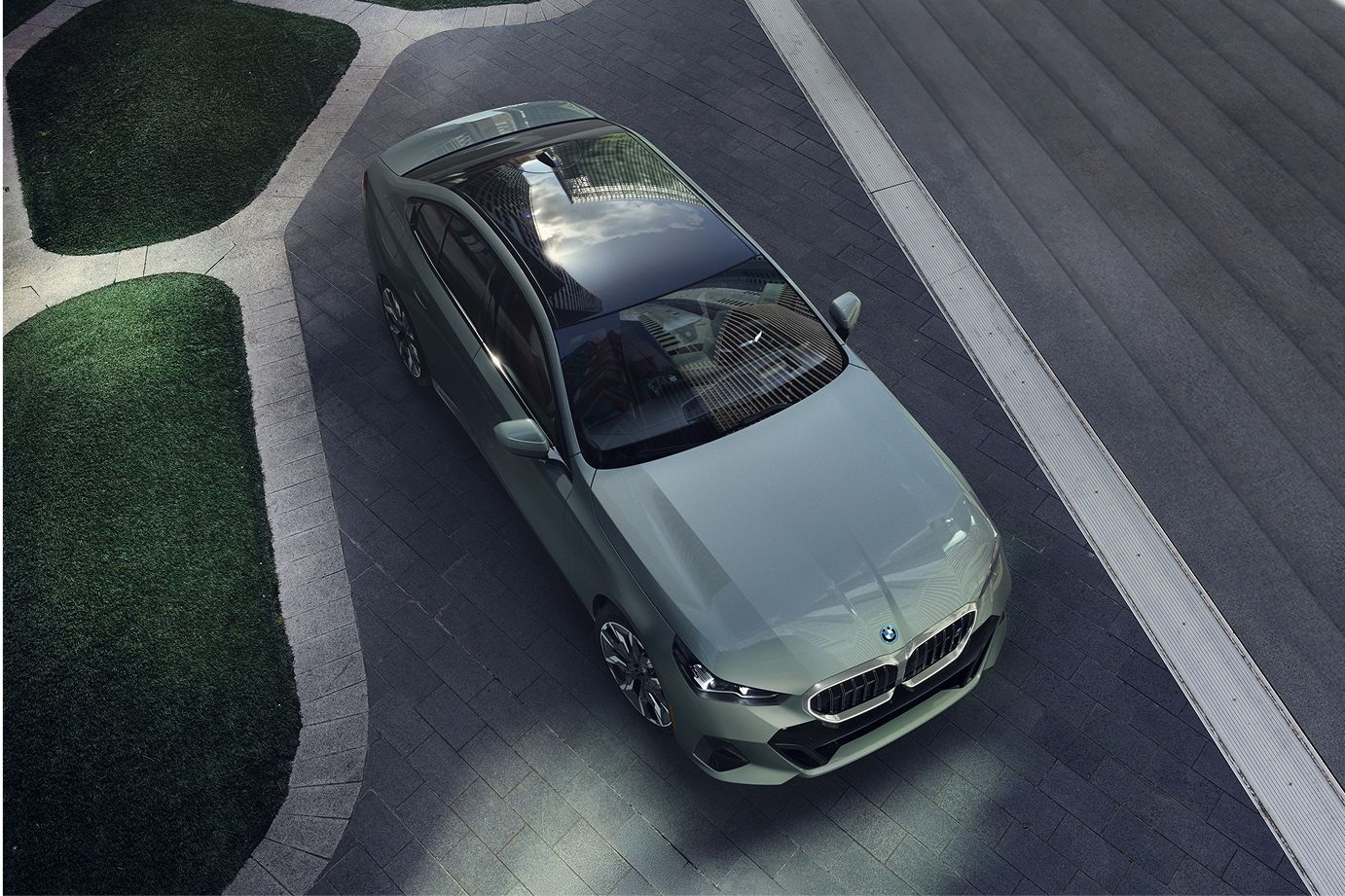 BMW Electric car Regenerative braking vs conventional braking.