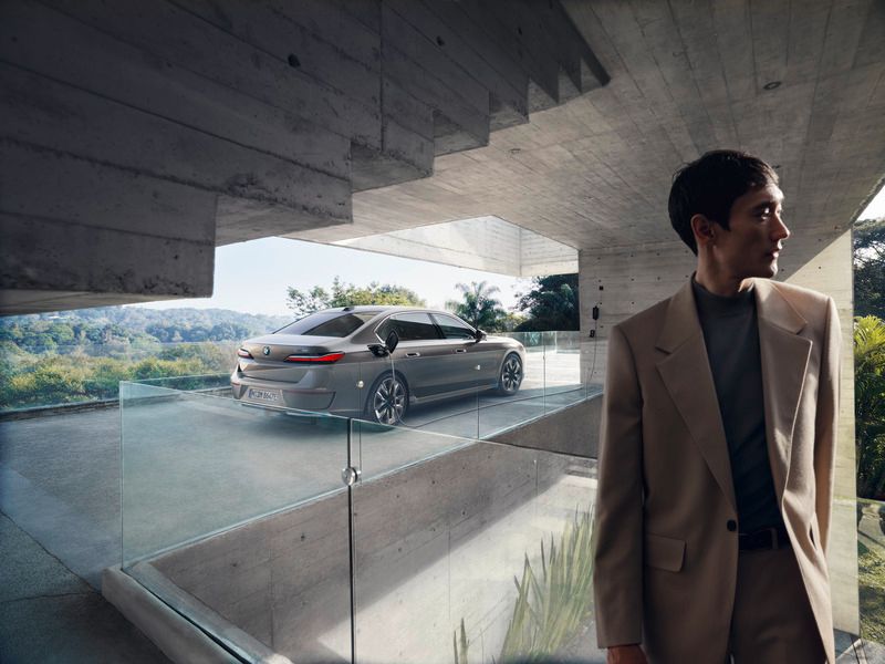 BMW i7