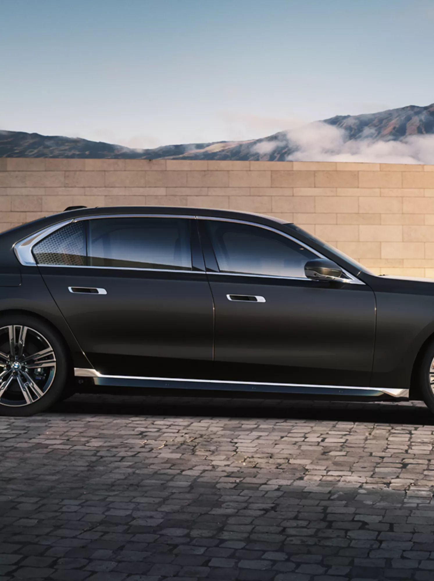 BMW 7シリーズ セダン： サイド・ビュー