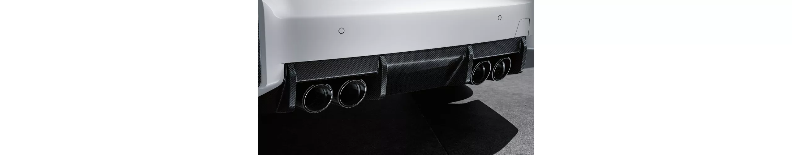 デュアル・エキゾースト・テールパイプ