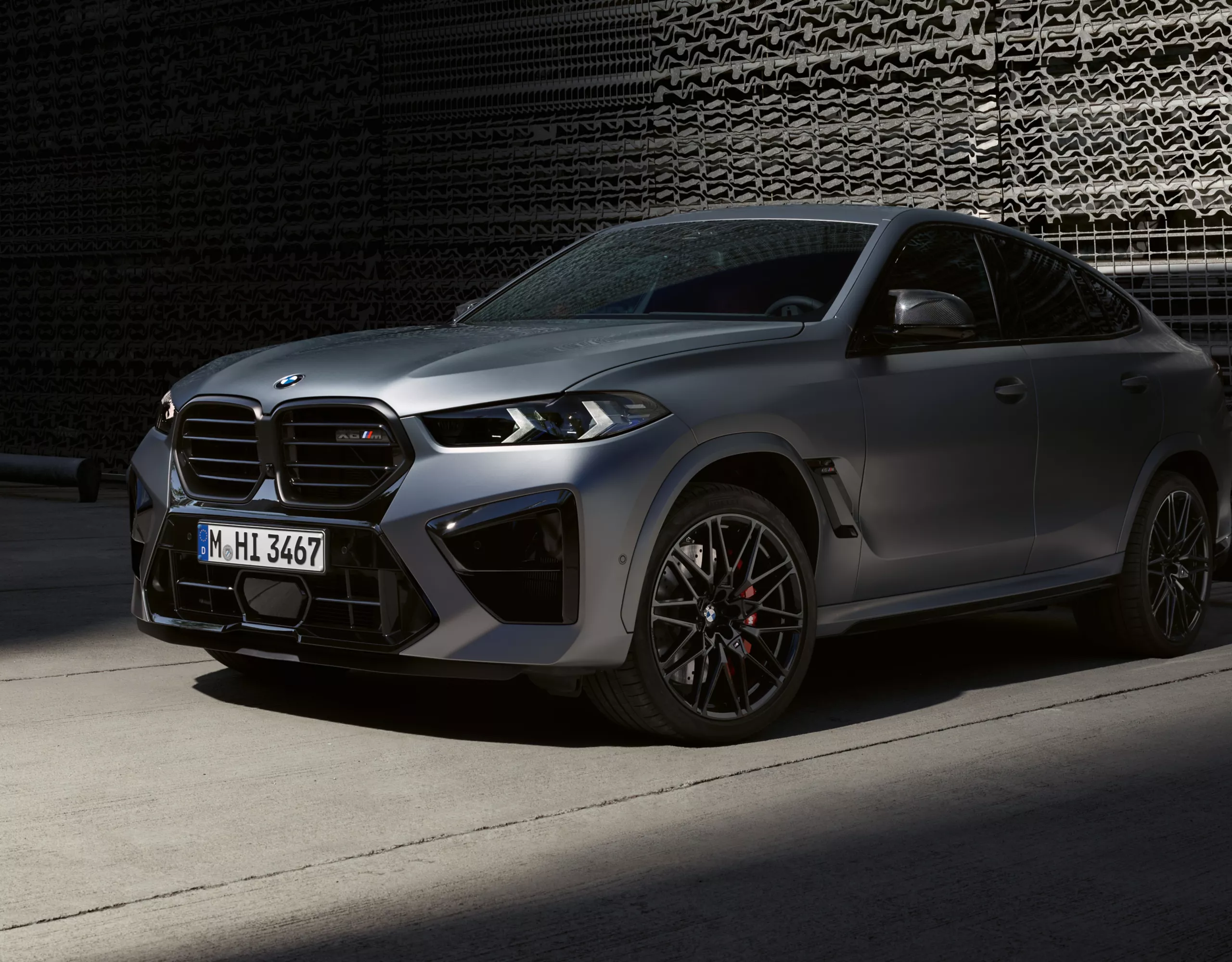 BMW X6 Competition grey front view