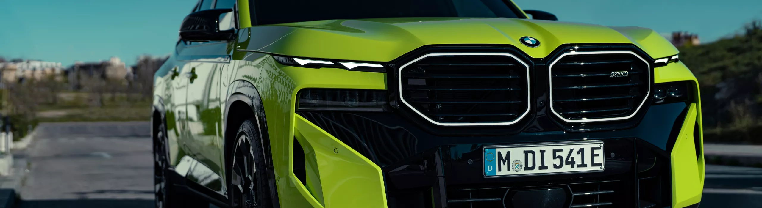 BMW XM - มุมมองภายนอก