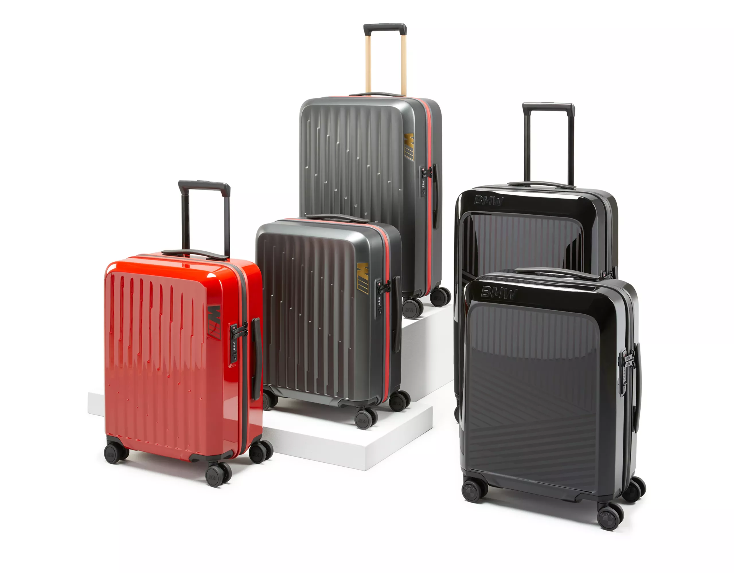 번호 자물쇠가 달린 블루 BMW 라이프스타일 BMW 트렁크