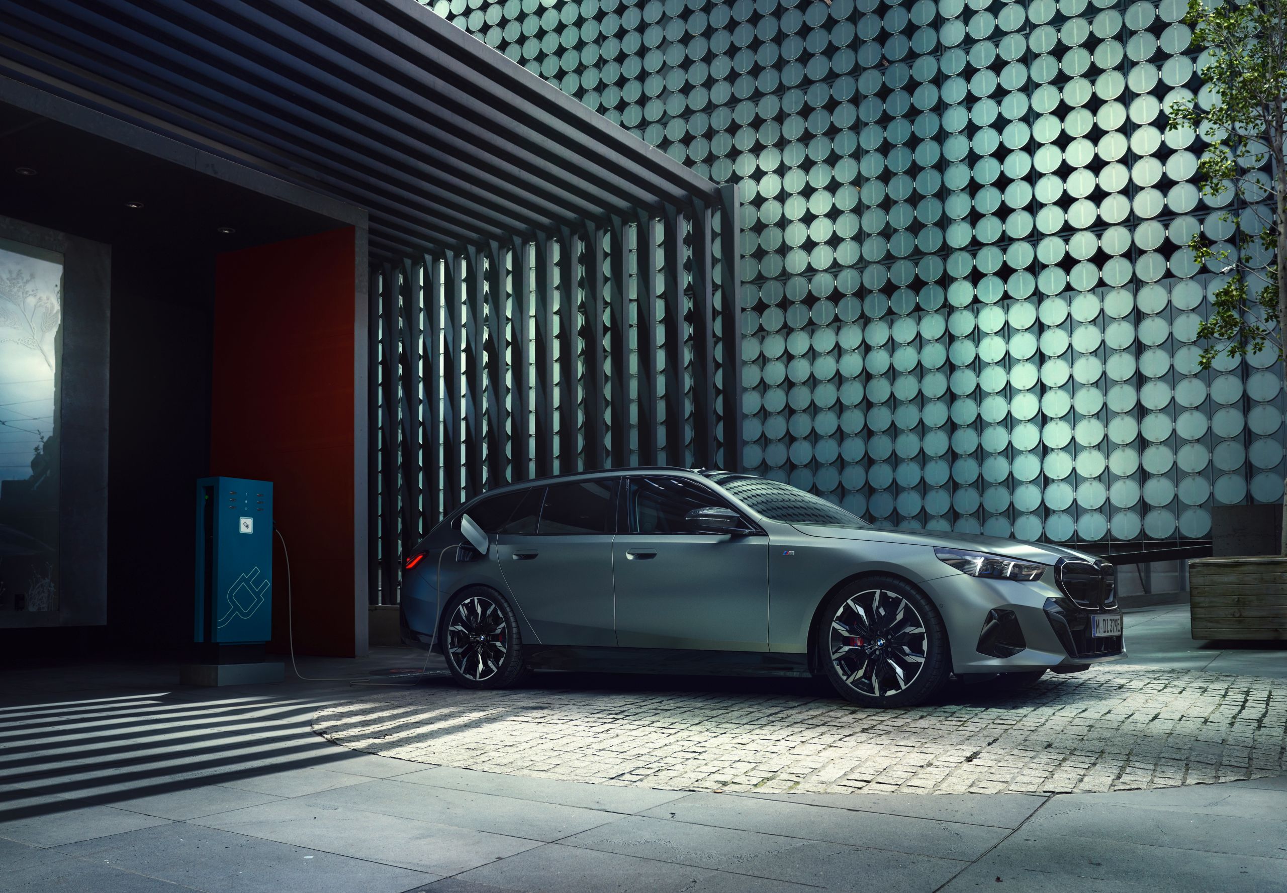 ニューBMW i5  装備・価格表