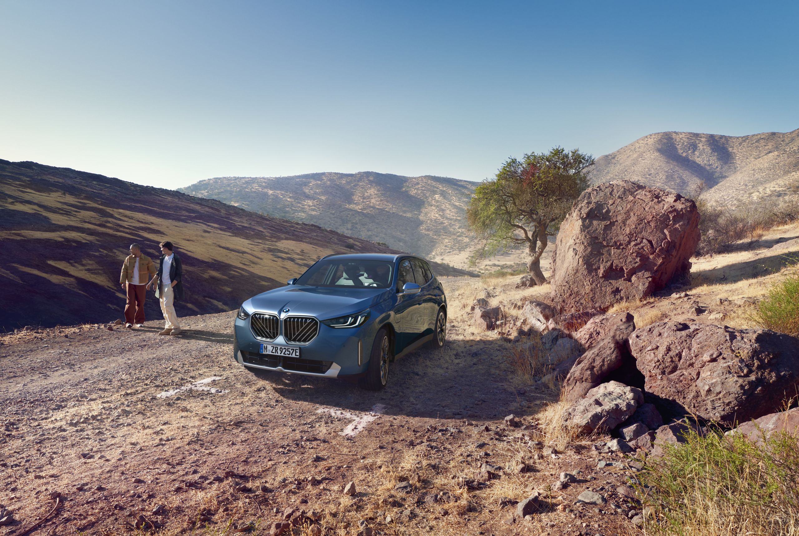 ENJOY BMW SERVICE INCLUSIVE.