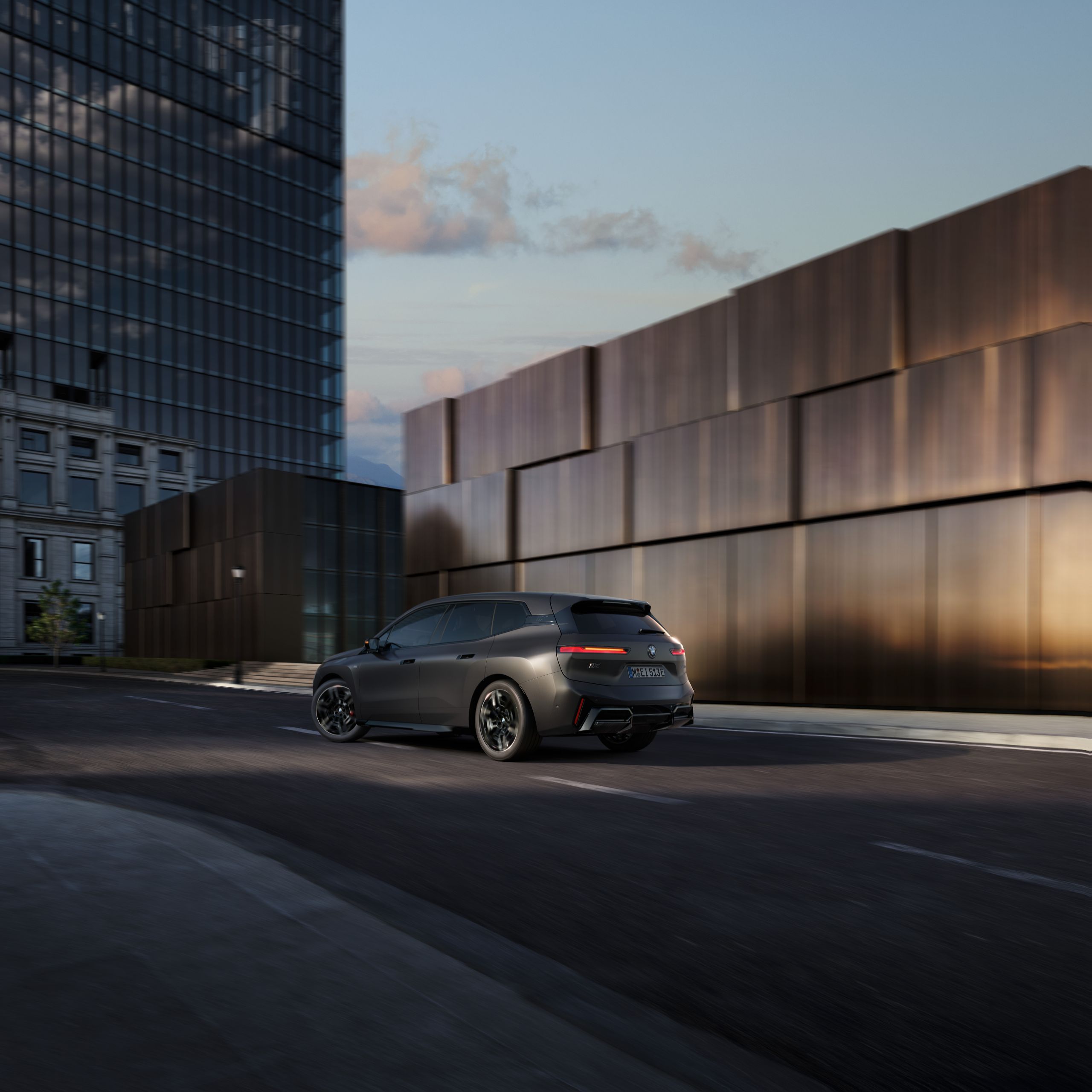 ニューBMW iX M70 xDrive 装備・価格表