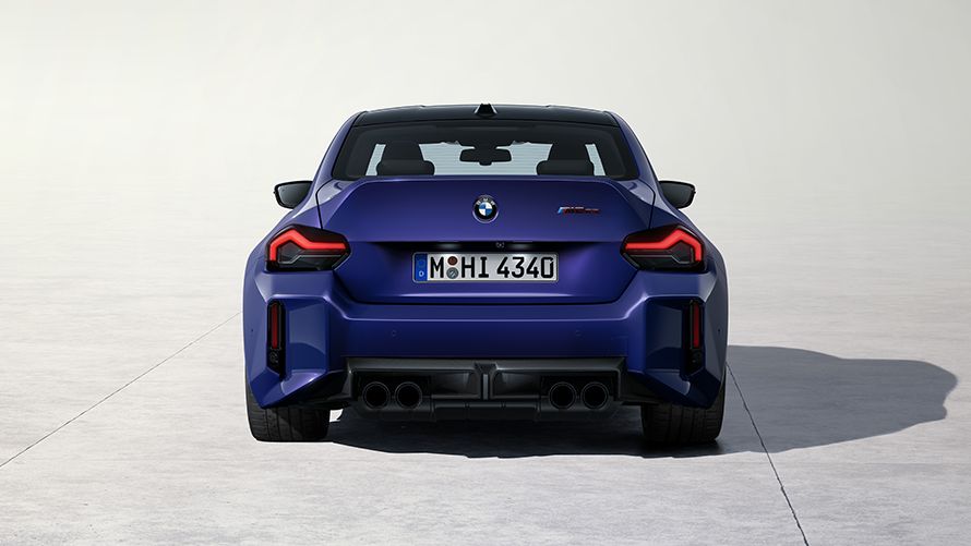 専用カーボン製トランク（ダックテール形状）