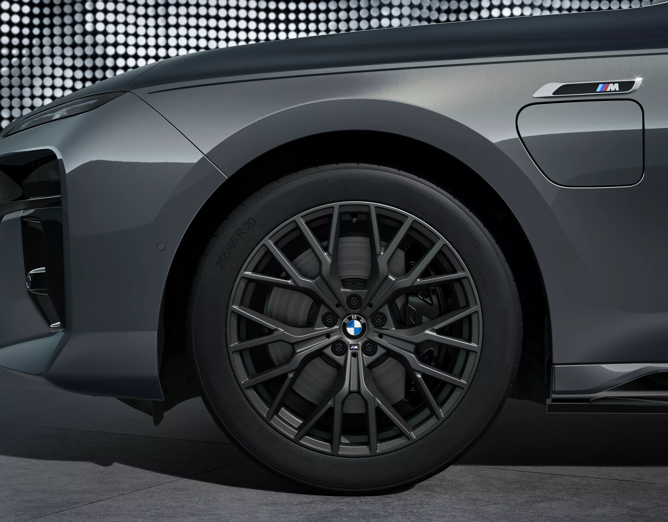 20” M Performance 鋁合金輪胎 Y-spoke 911 M Jet Black matt