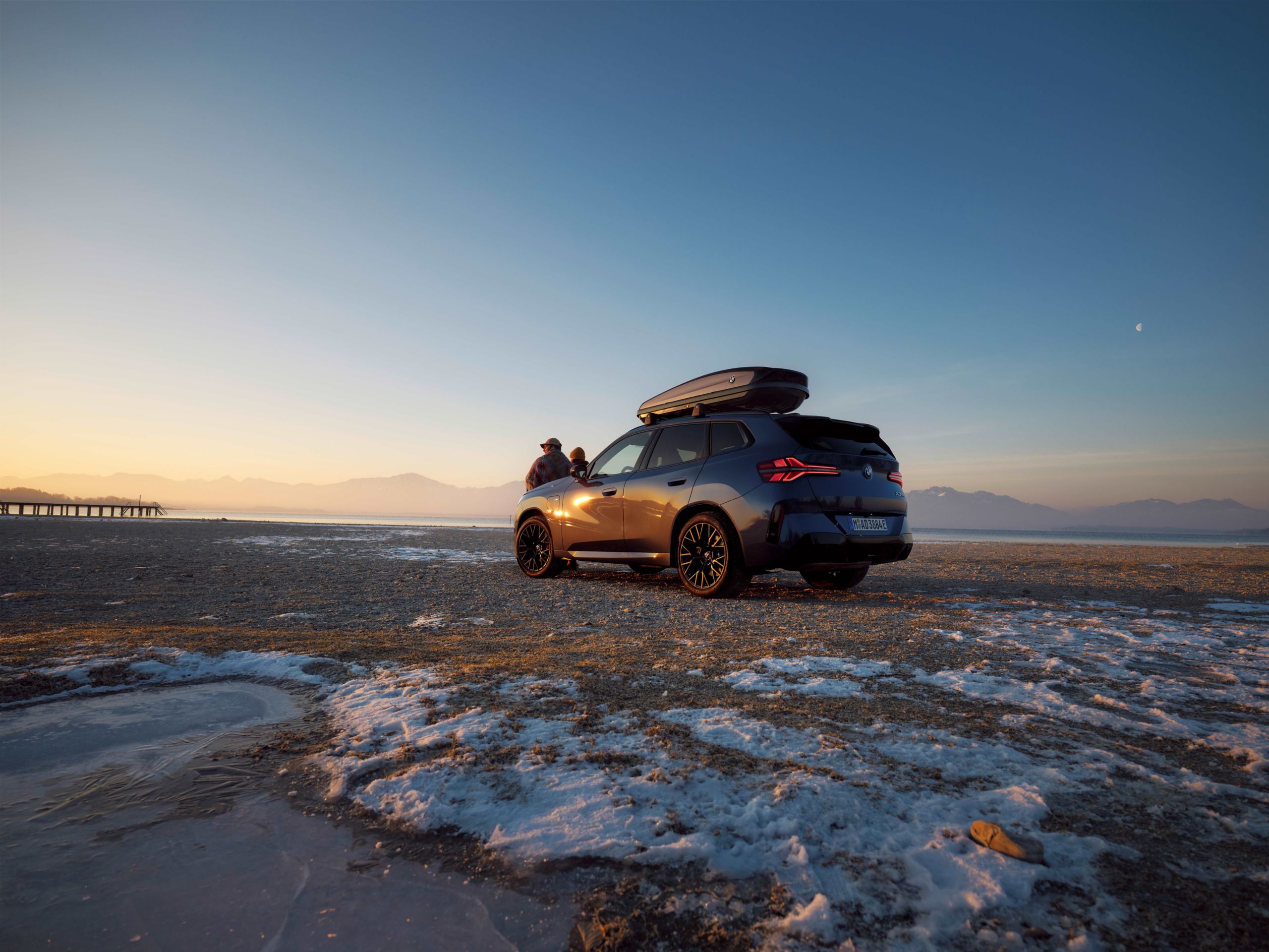 Original BMW Frühjahr- und Sommerzubehör an einem BMW i5 eDrive40