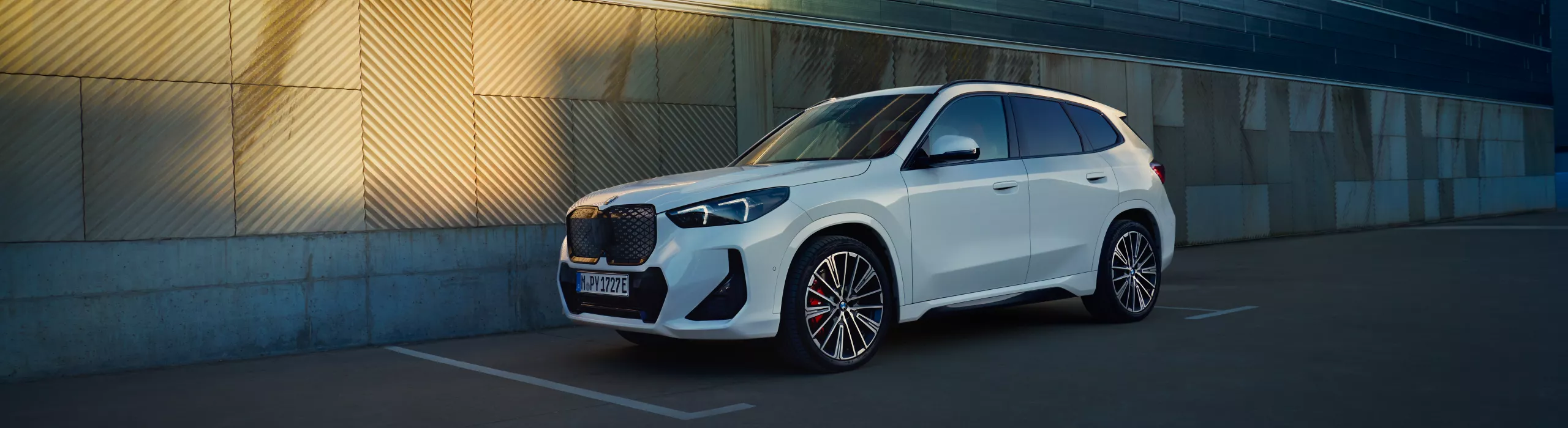 BMW iX1