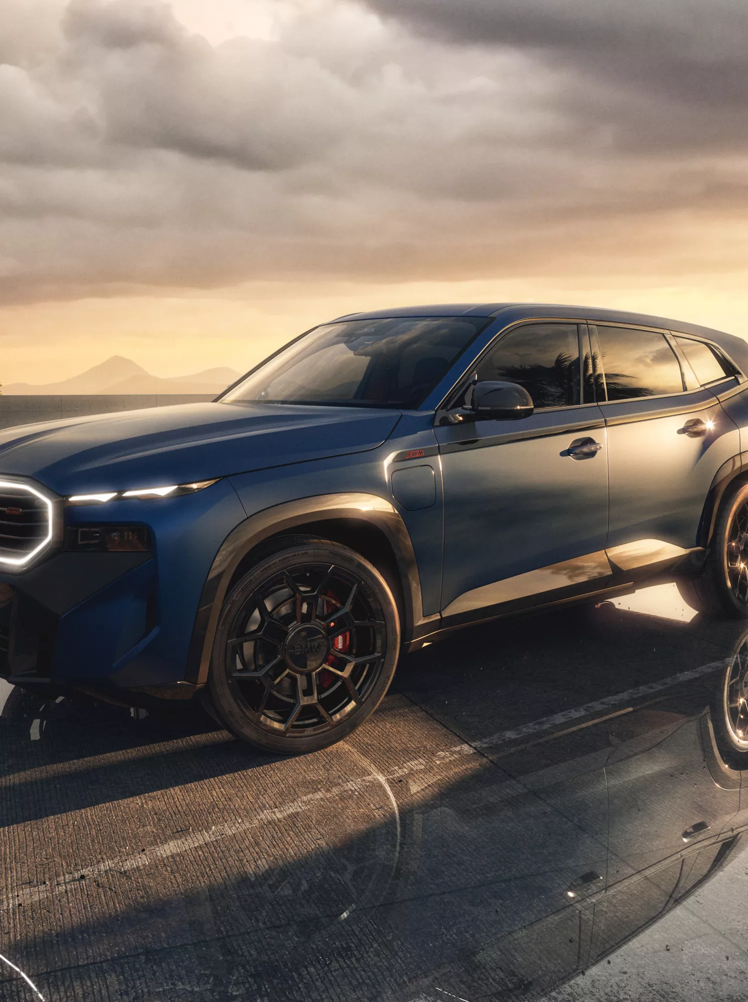 BMW XM 装備・価格表