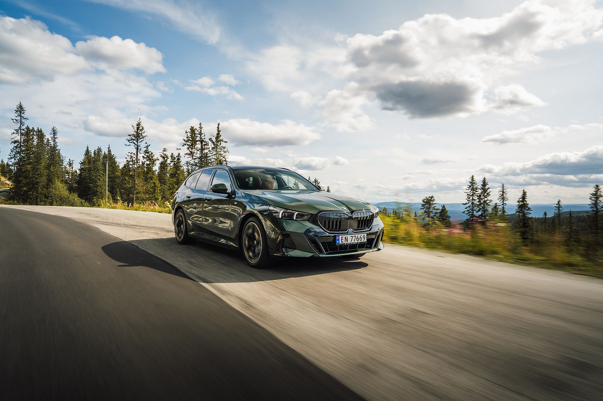 BMW i5 xDrive40 Fully Charged