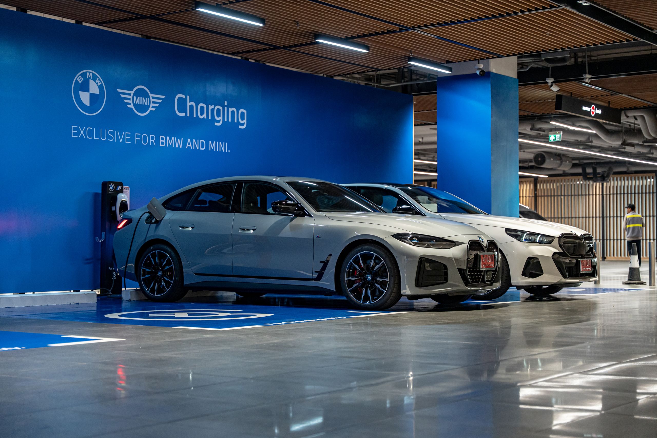 BMW EXCLUSIVE PARKING