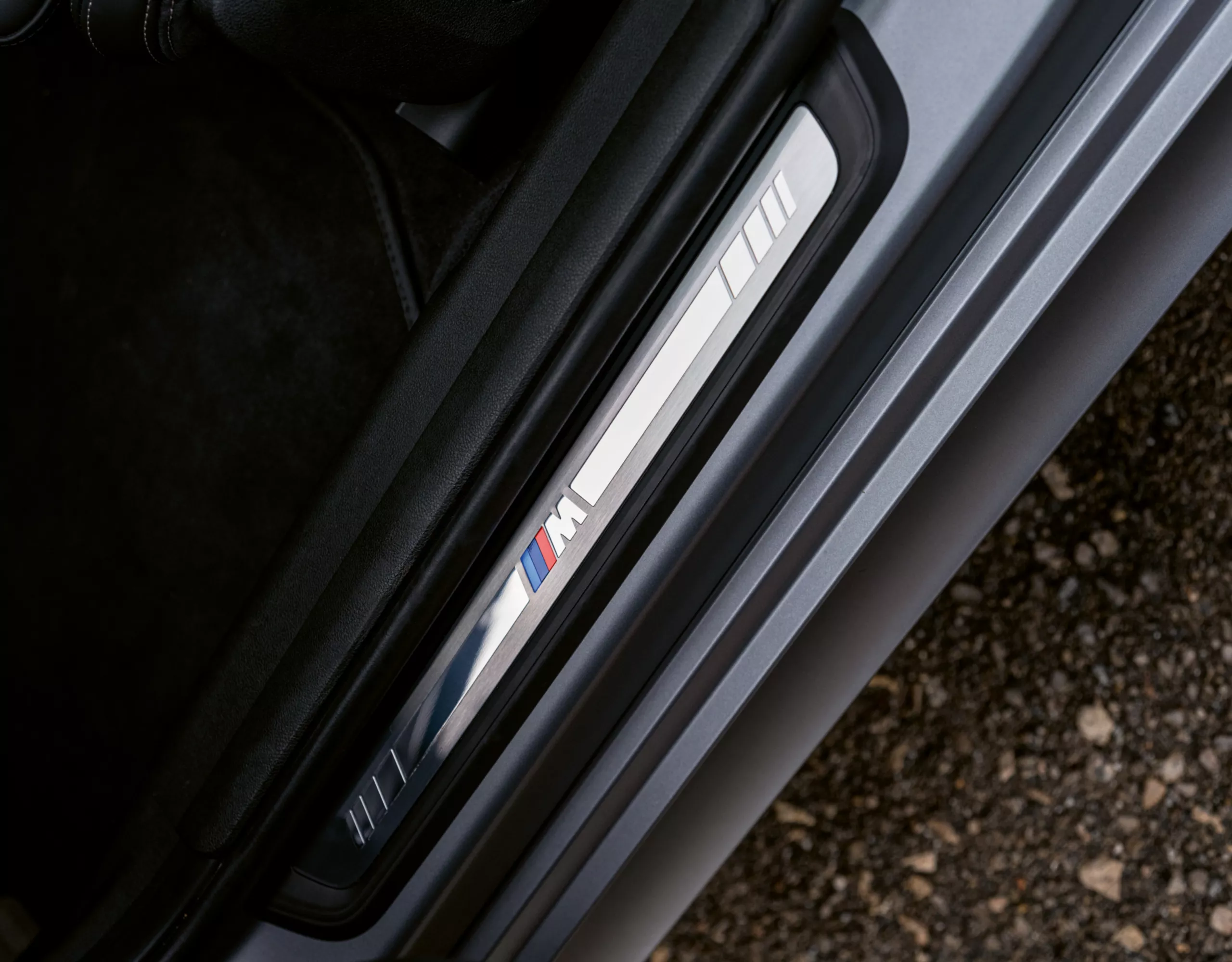 BMW X4 M yellow/grey interior 