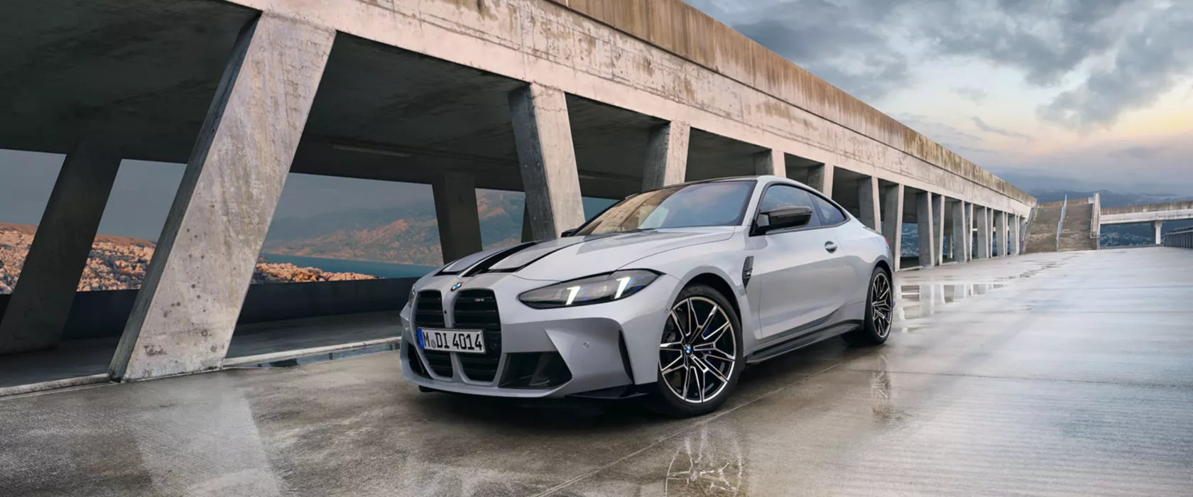 BMW M4 Coupé with individual chalk paintwork exterior View
