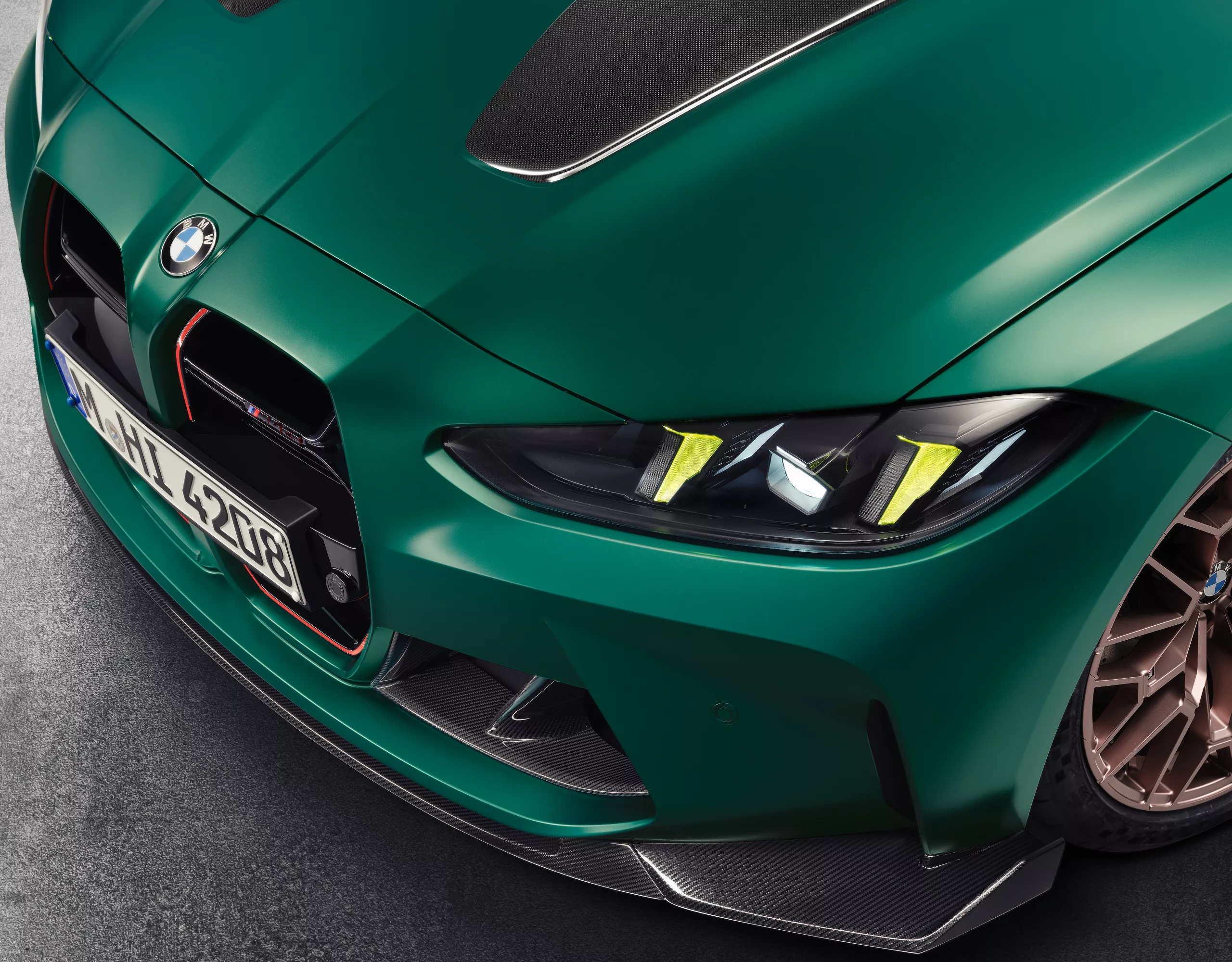 BMW M4 CS Yellow headlights