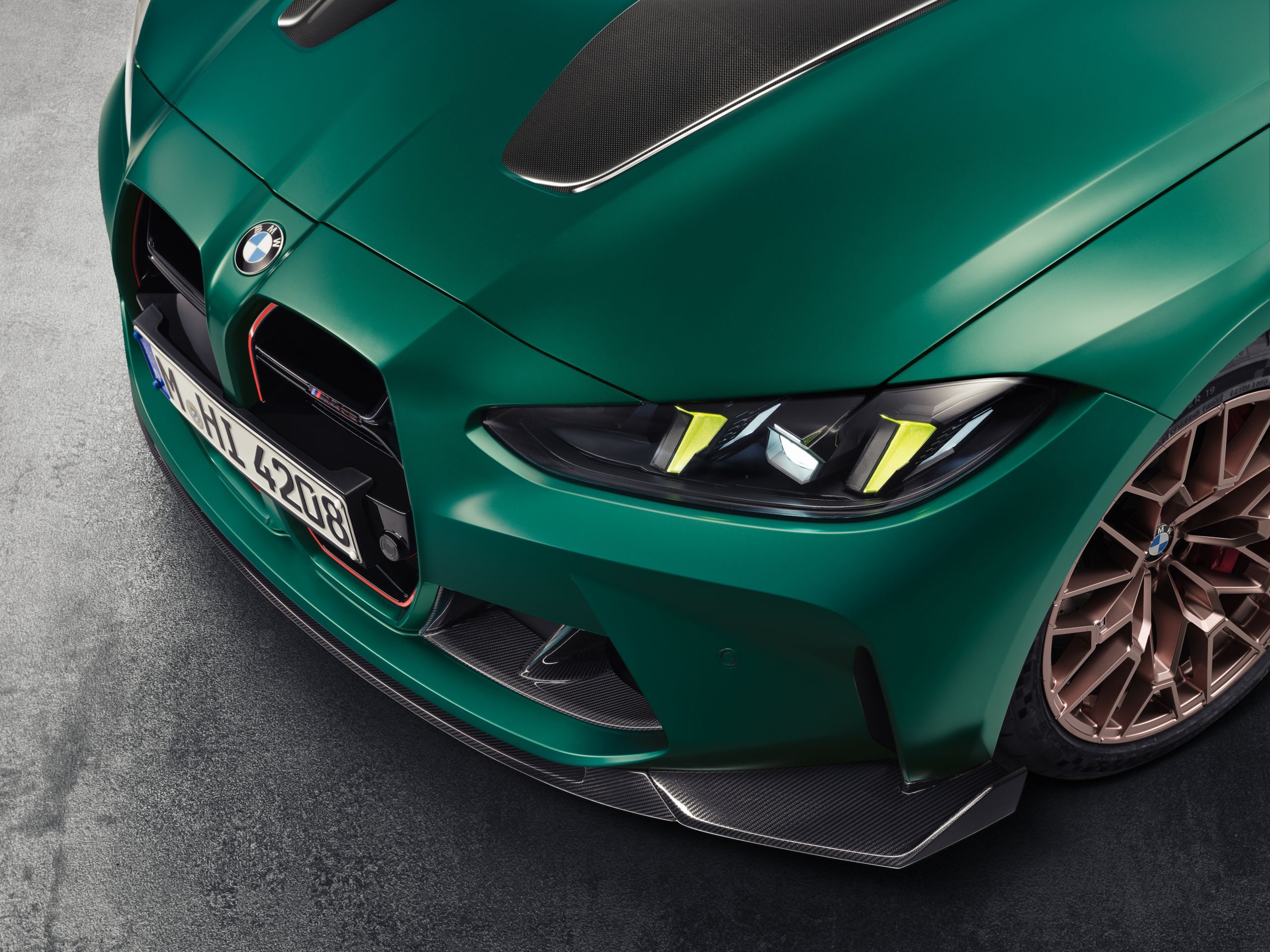 BMW M4 CS Yellow headlights