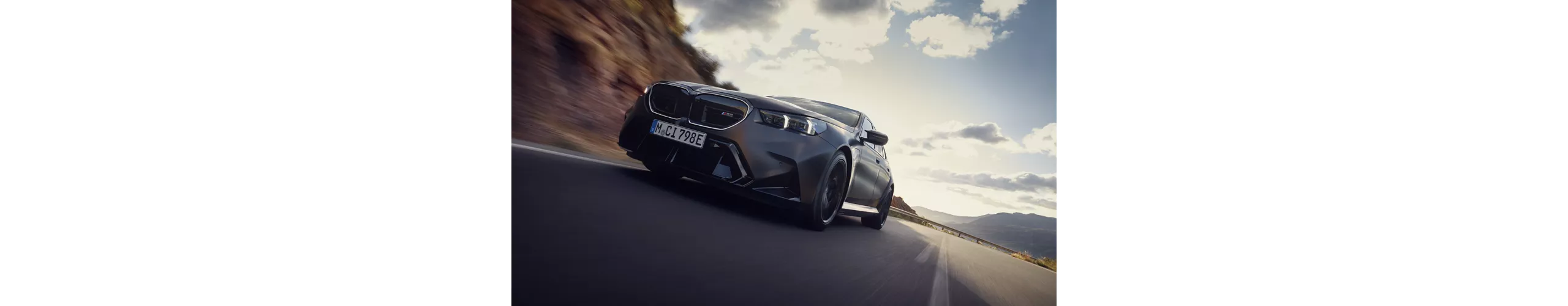 THE NEW M5 ニューBMW M5セダン