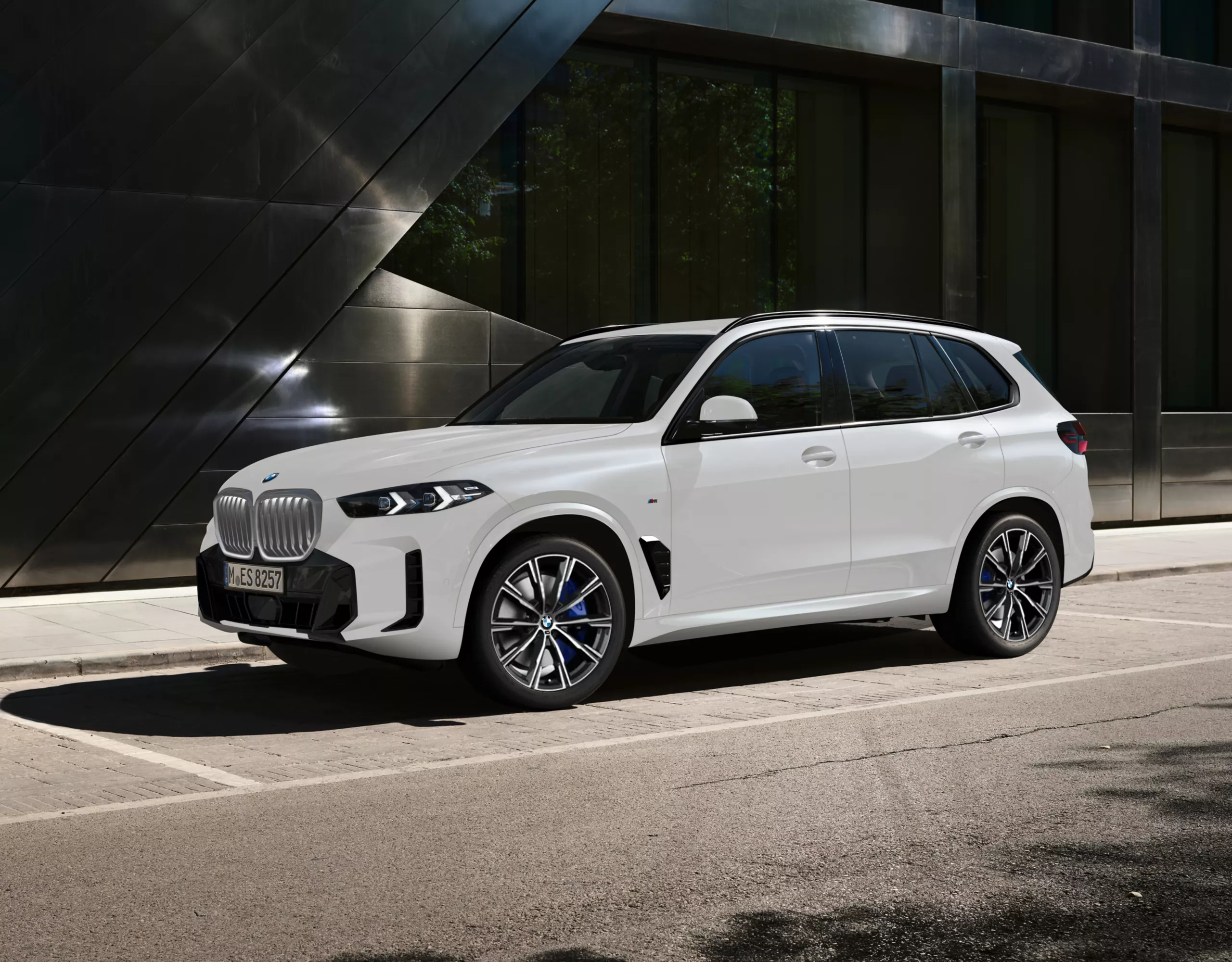 Unlock the BMW X5 xDrive30d SUV from $144,900 RRP*.