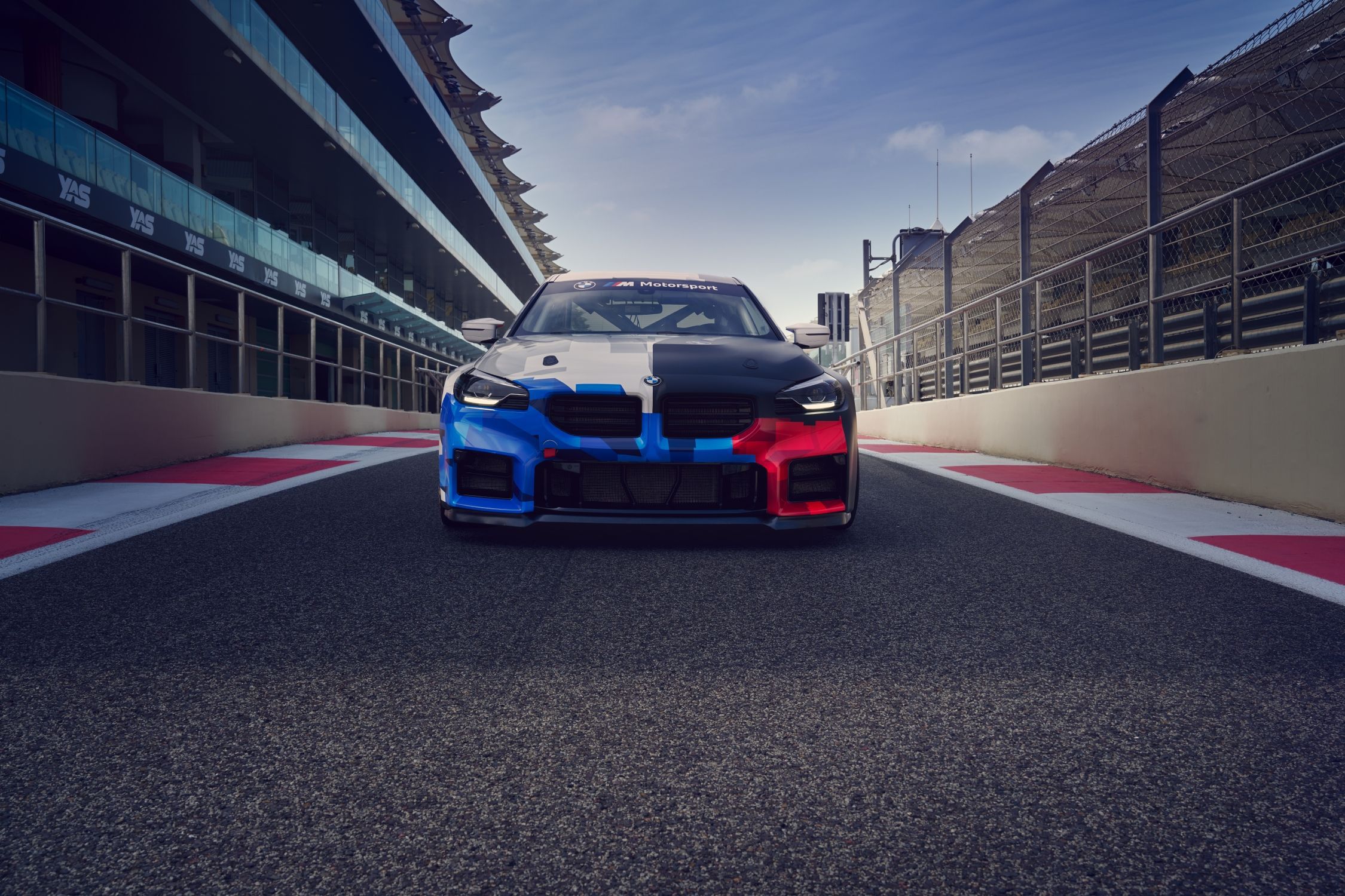 BMW Mパフォーマンス・パーツを纏った特別モデルを展示