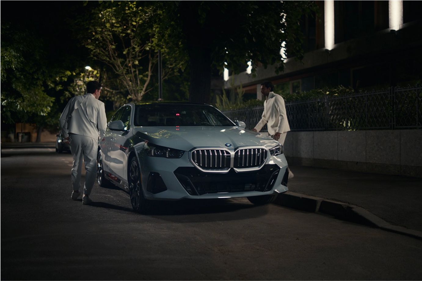 BMW Electric car Charge when required