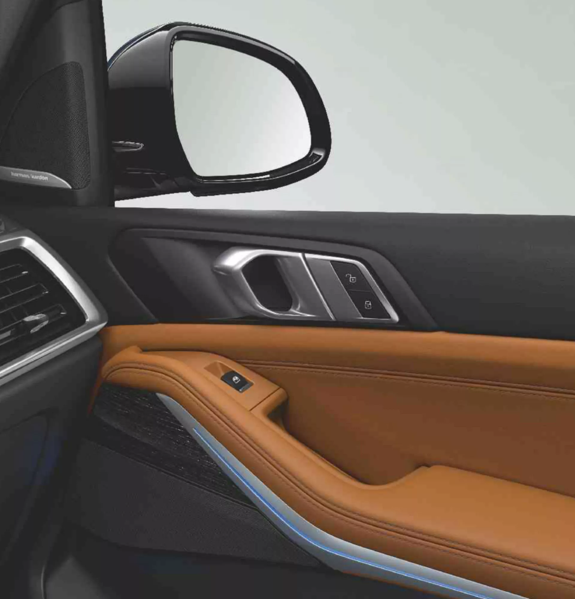 BMW X5 Bowers & Wilkins Diamond surround sound system