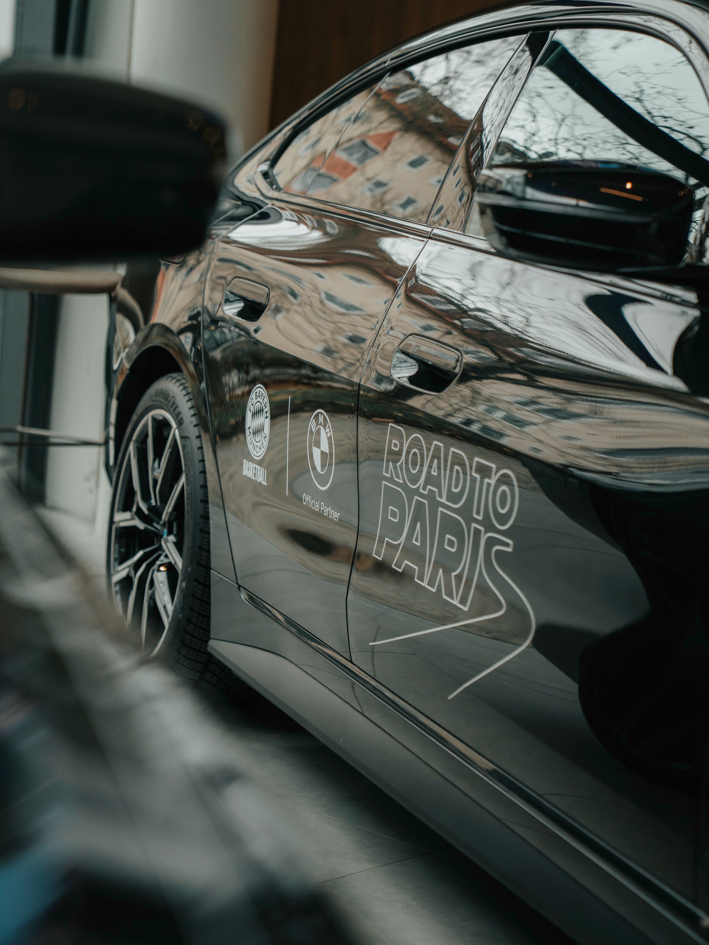 Unsere BMW‘s sind für den Roadtrip nach Paris sogar gebrandet.