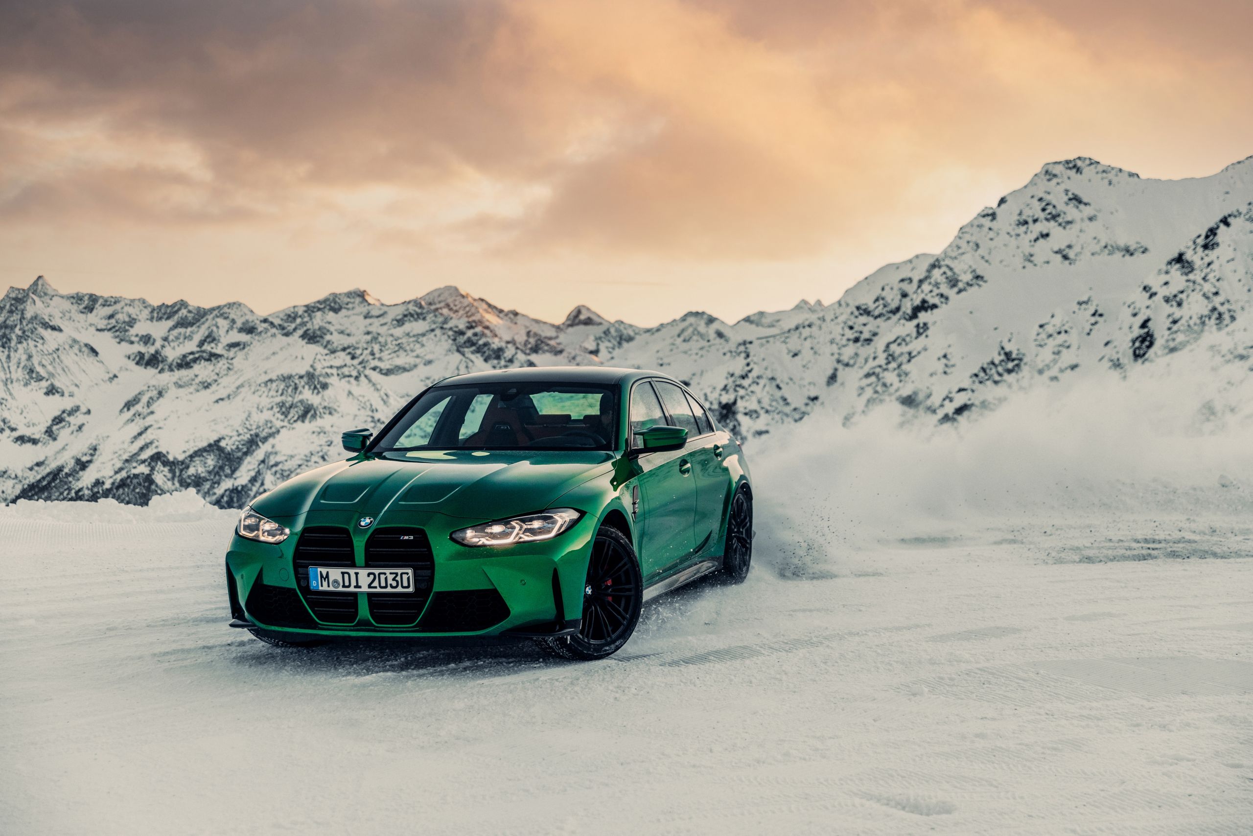  02 BMW M SNOW & ICE EXPERIENCE PREMIUM PACKAGE (FULL DAY)