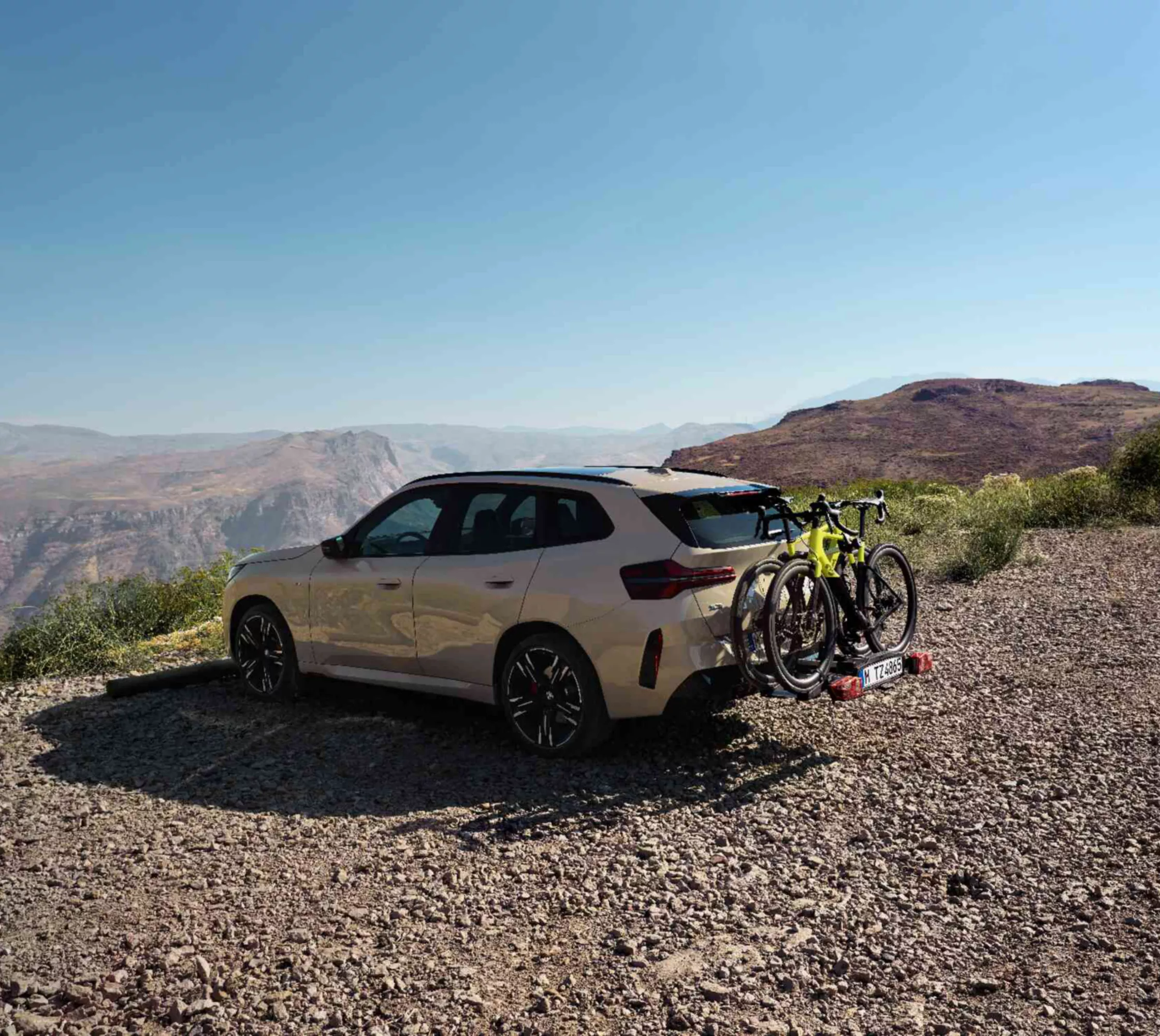 BMW Financial Services: Tyre and Rim Cover.