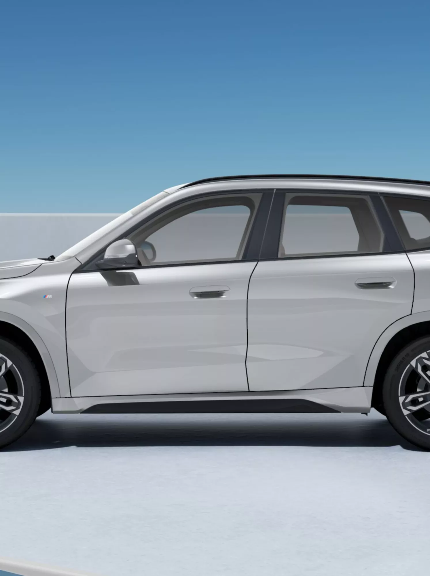 มุมมองด้านข้างรถของ BMW X1 